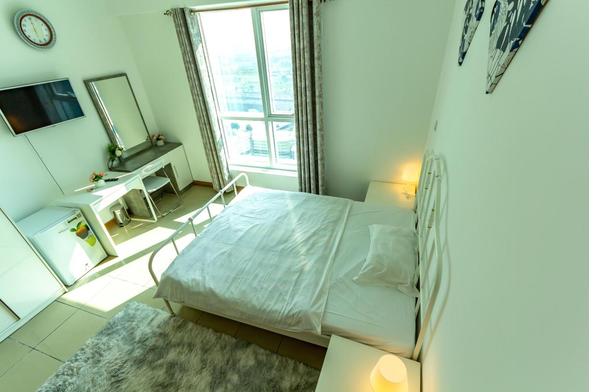 Aparthotel Offer For A Master Couples Friendly *