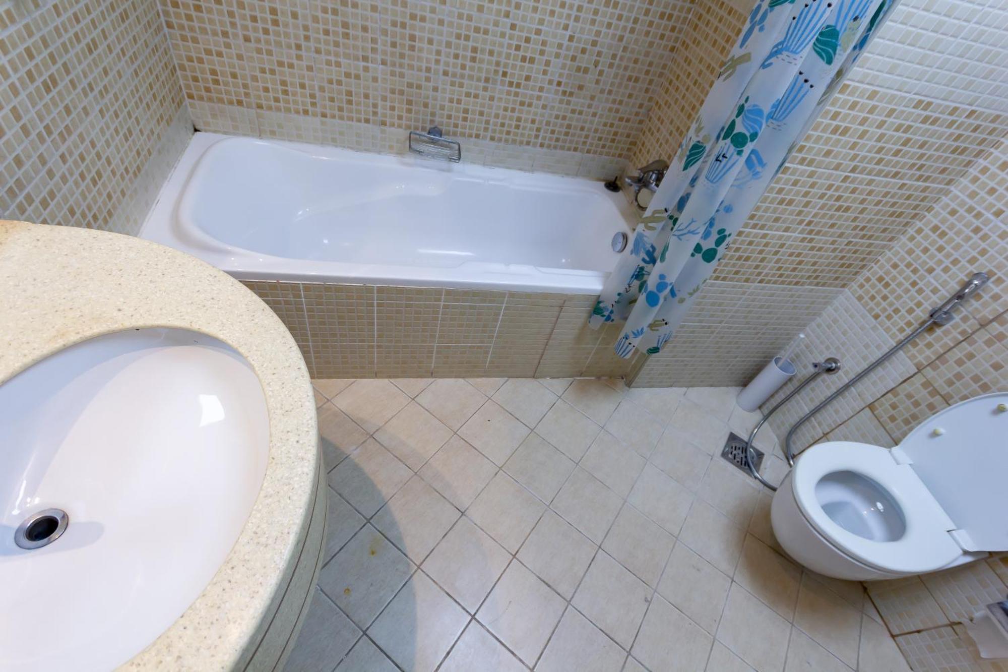 Offer For A Master Couples Friendly *