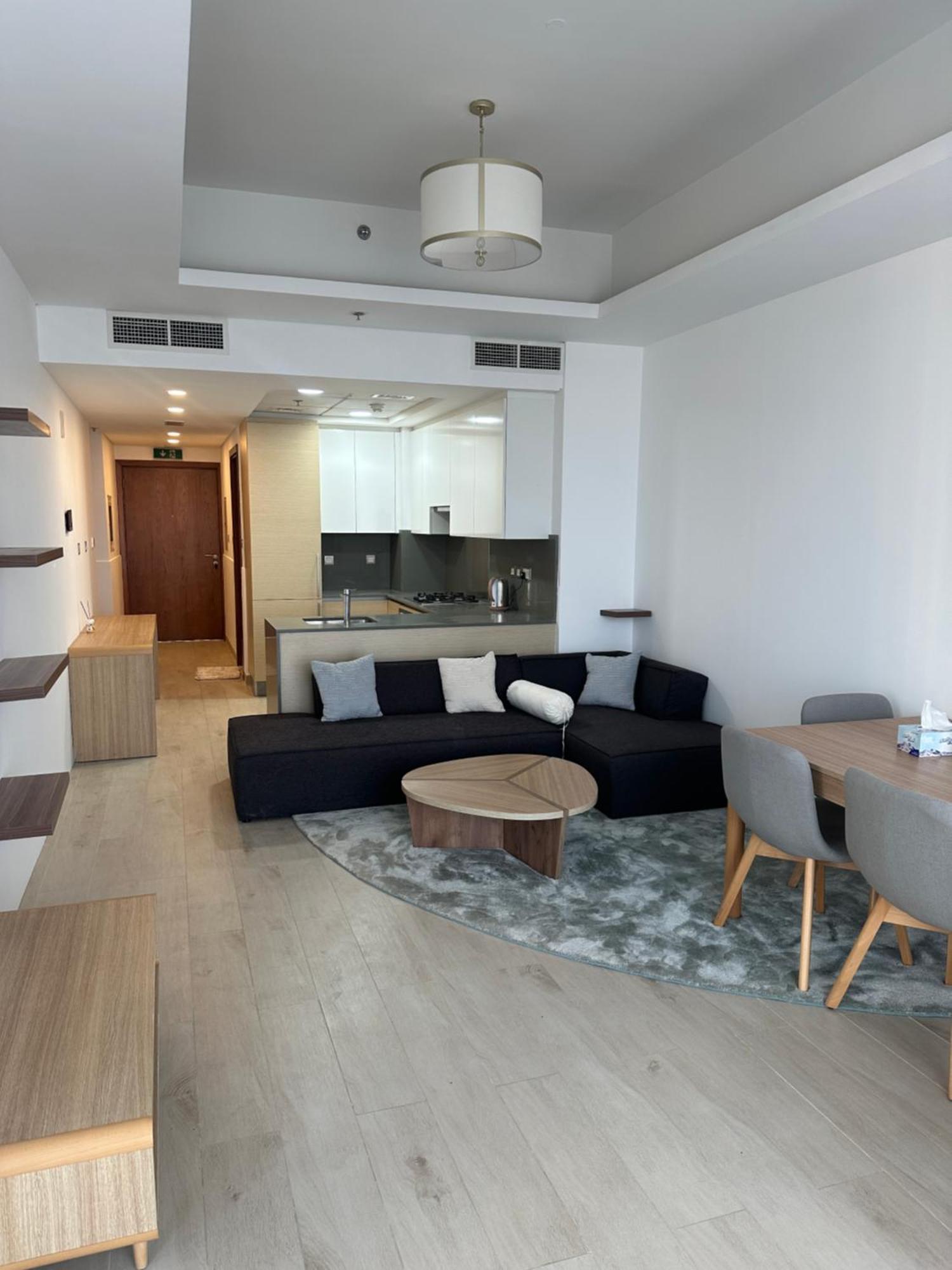 Apartment Azizi Mina
