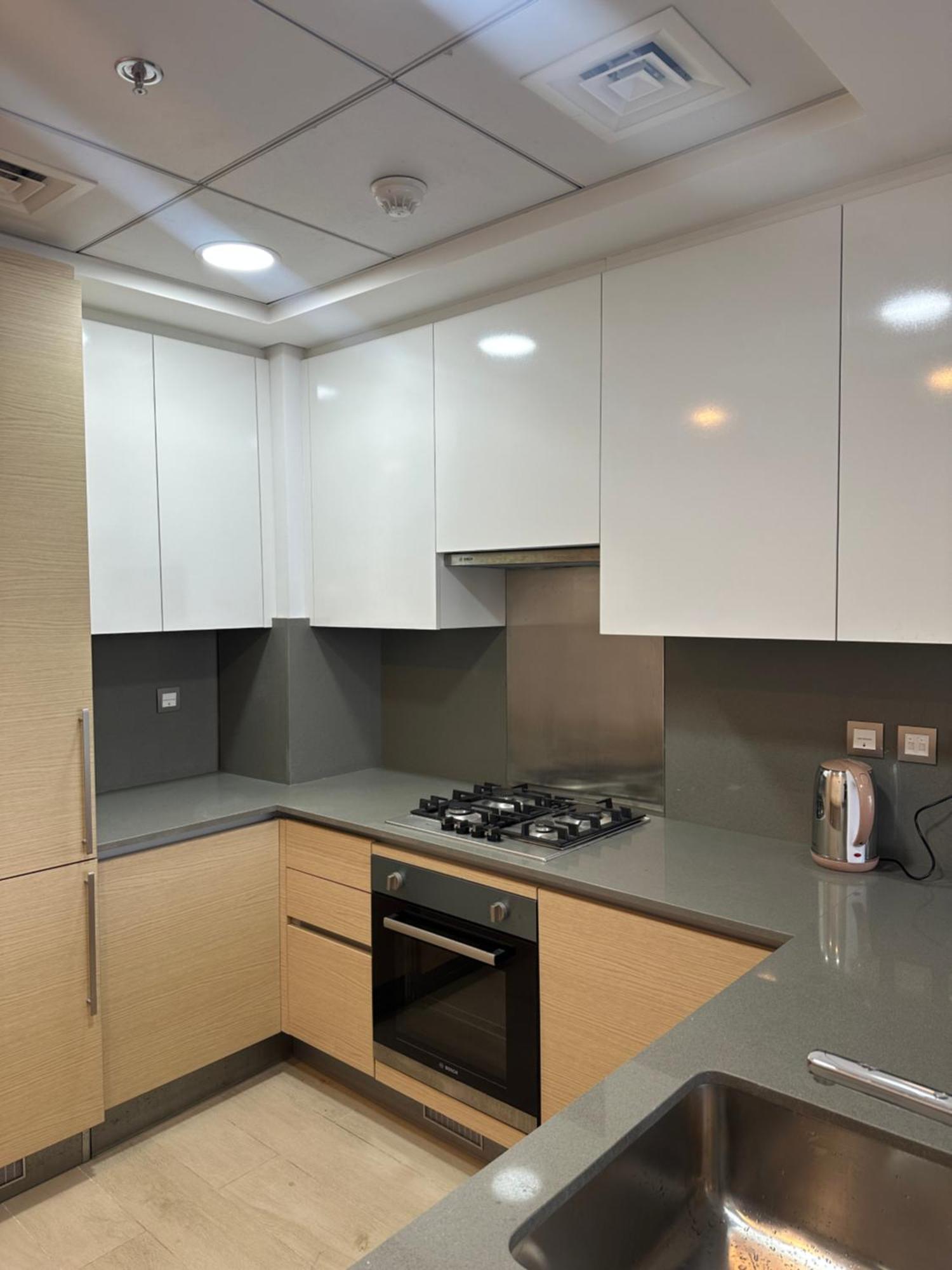 Apartment Azizi Mina