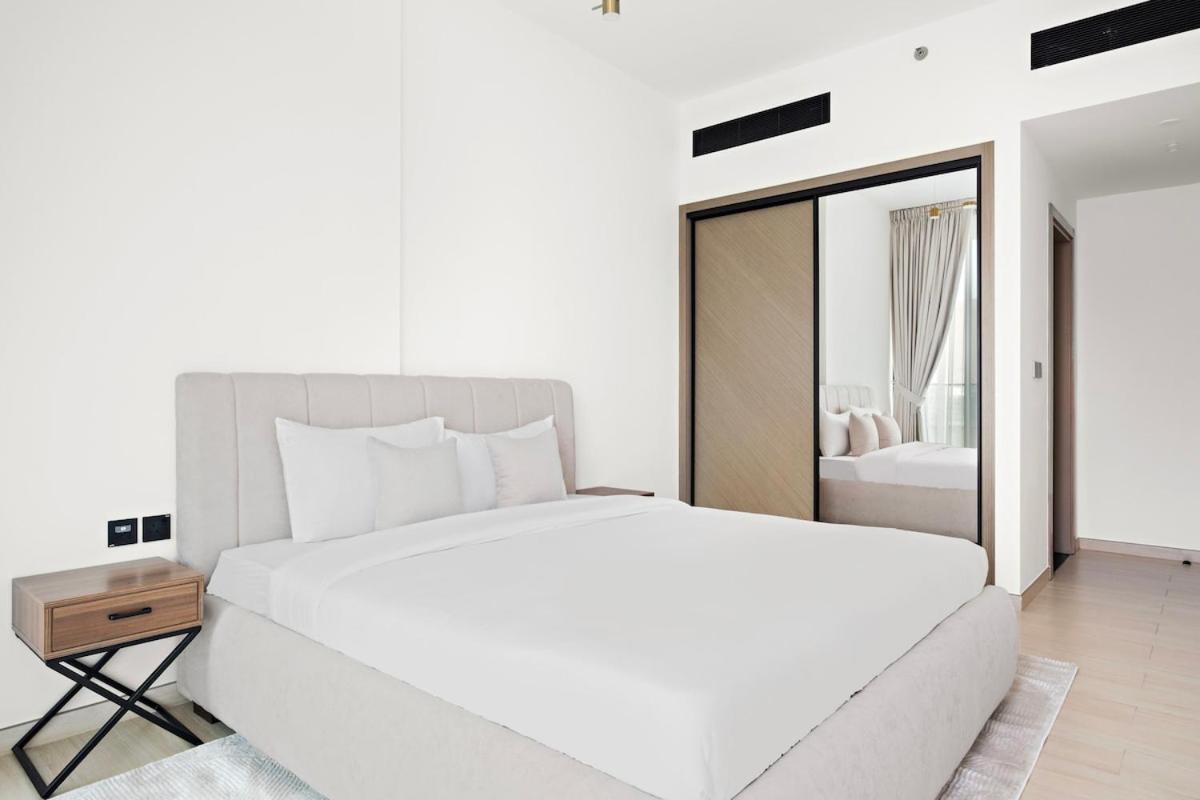 Stunning 1 Bedroom Modern Luxury At Jvc * Dubai