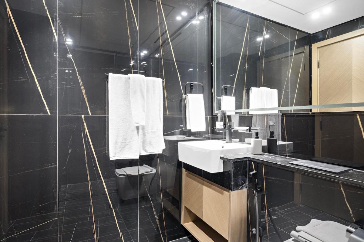 Apartment Stunning 1 Bedroom Modern Luxury At Jvc Dubai