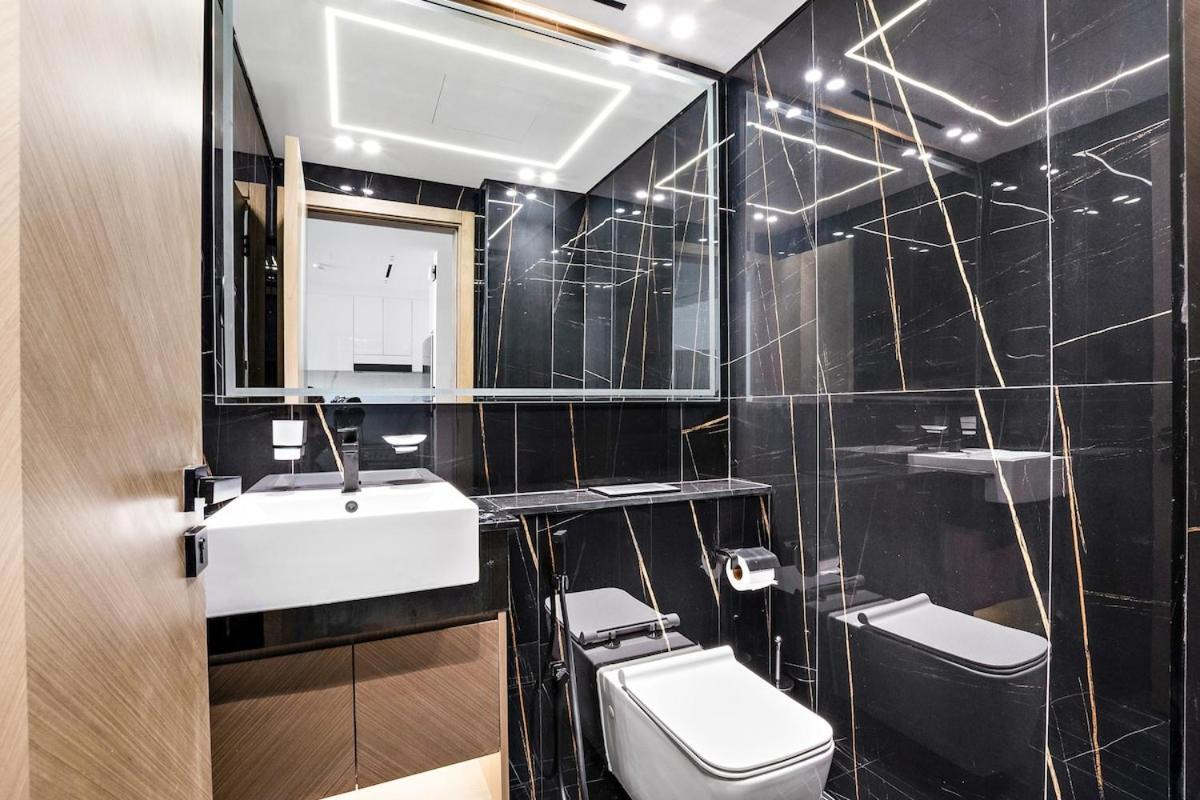 Stunning 1 Bedroom Modern Luxury At Jvc