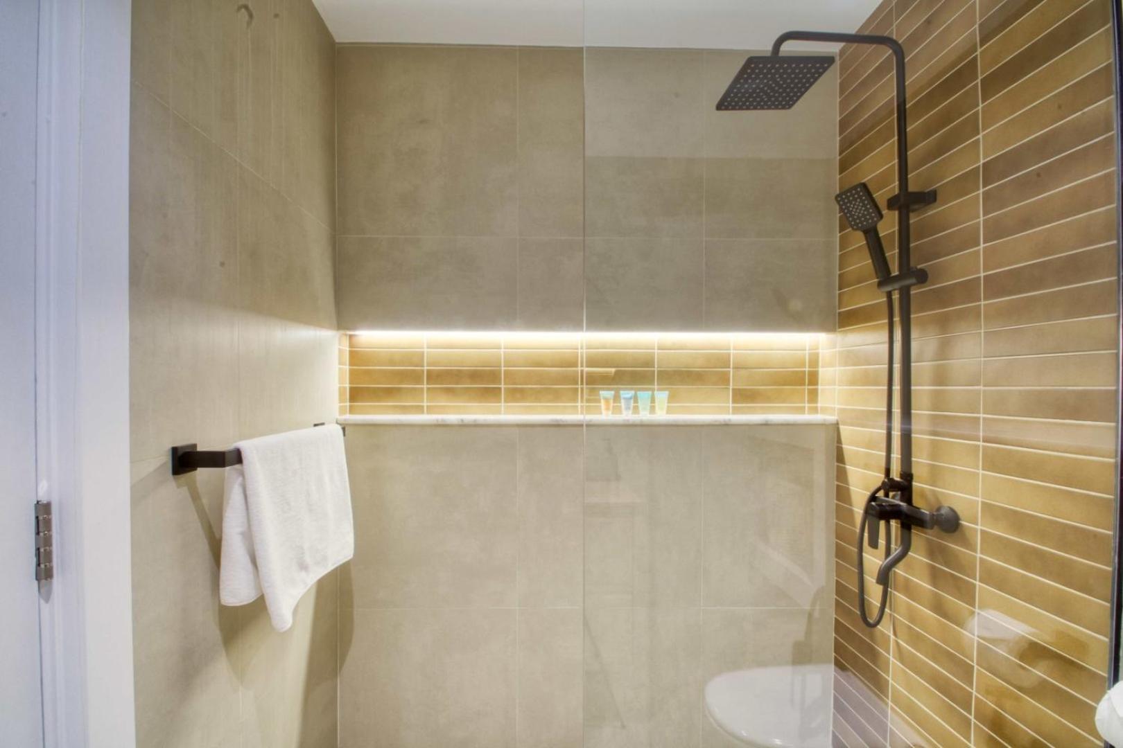 The Smart Concierge - Discovery Gardens Street 4 Apartment