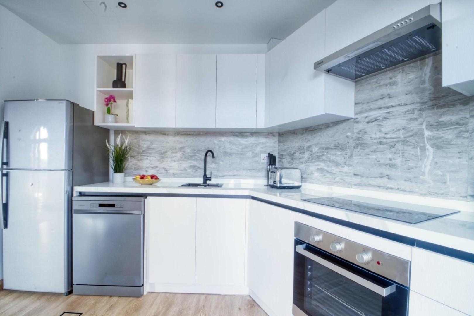 The Smart Concierge - Discovery Gardens Street 4 Apartment
