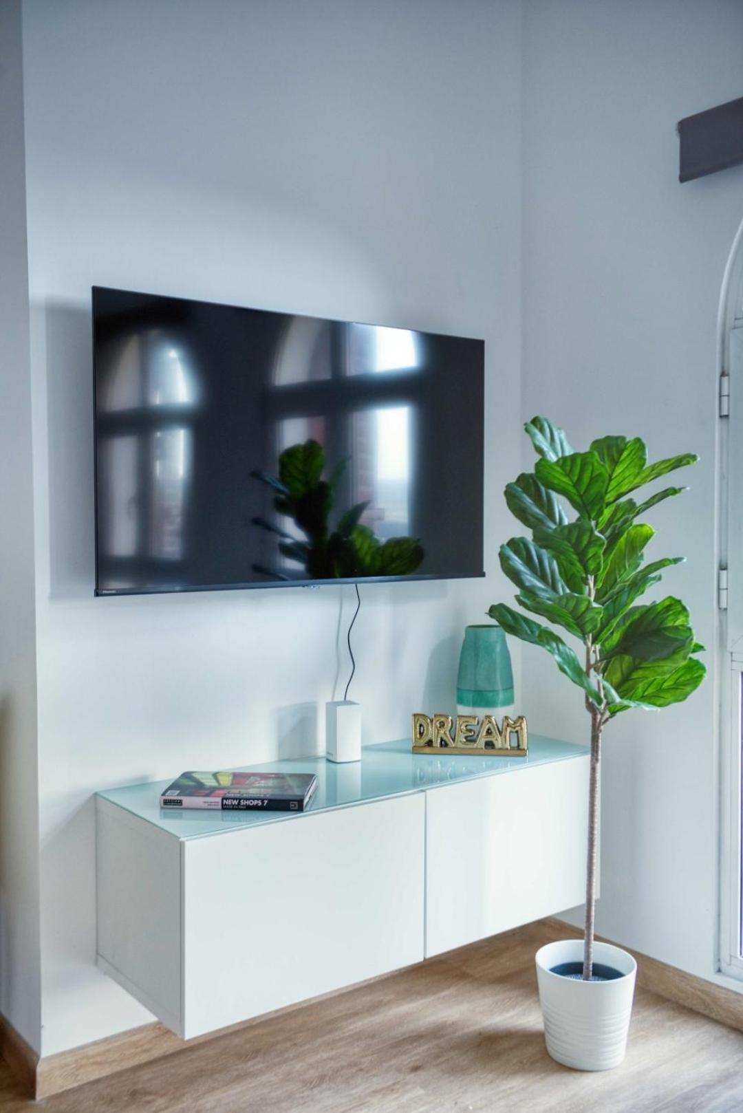 The Smart Concierge - Discovery Gardens Street 4 Apartment