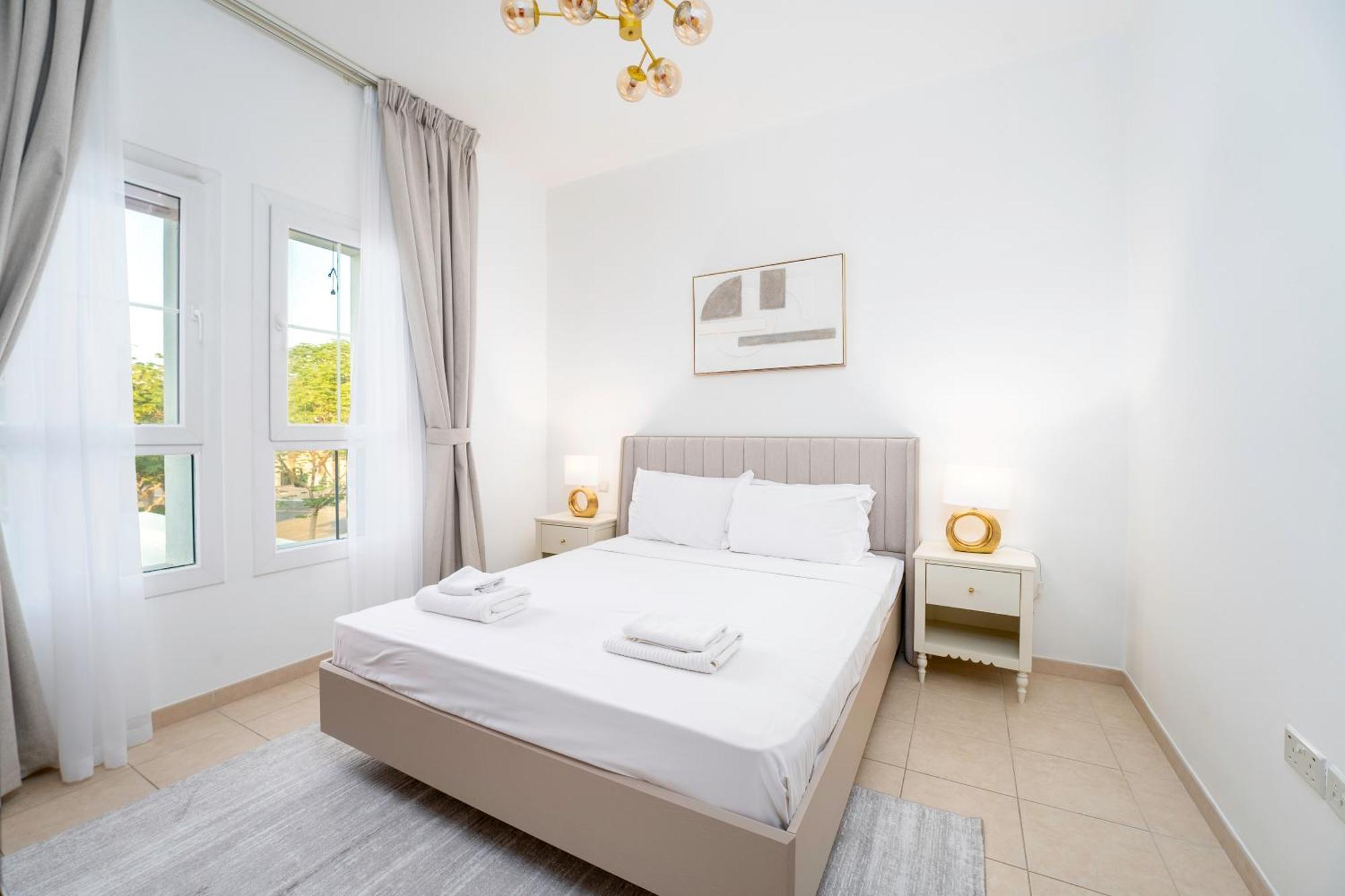 Villa Idyllic Family Haven 3-bedroom With Study By Petals Homes *