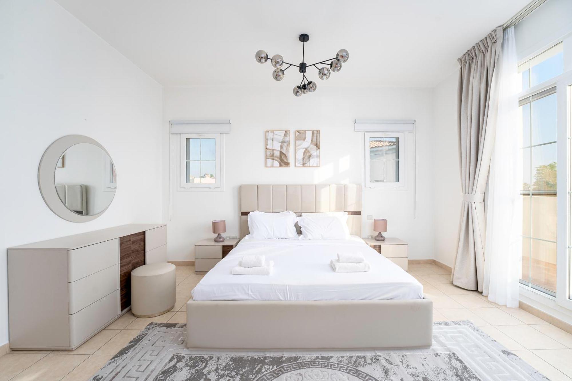 Villa Idyllic Family Haven 3-bedroom With Study By Petals Homes Dubai