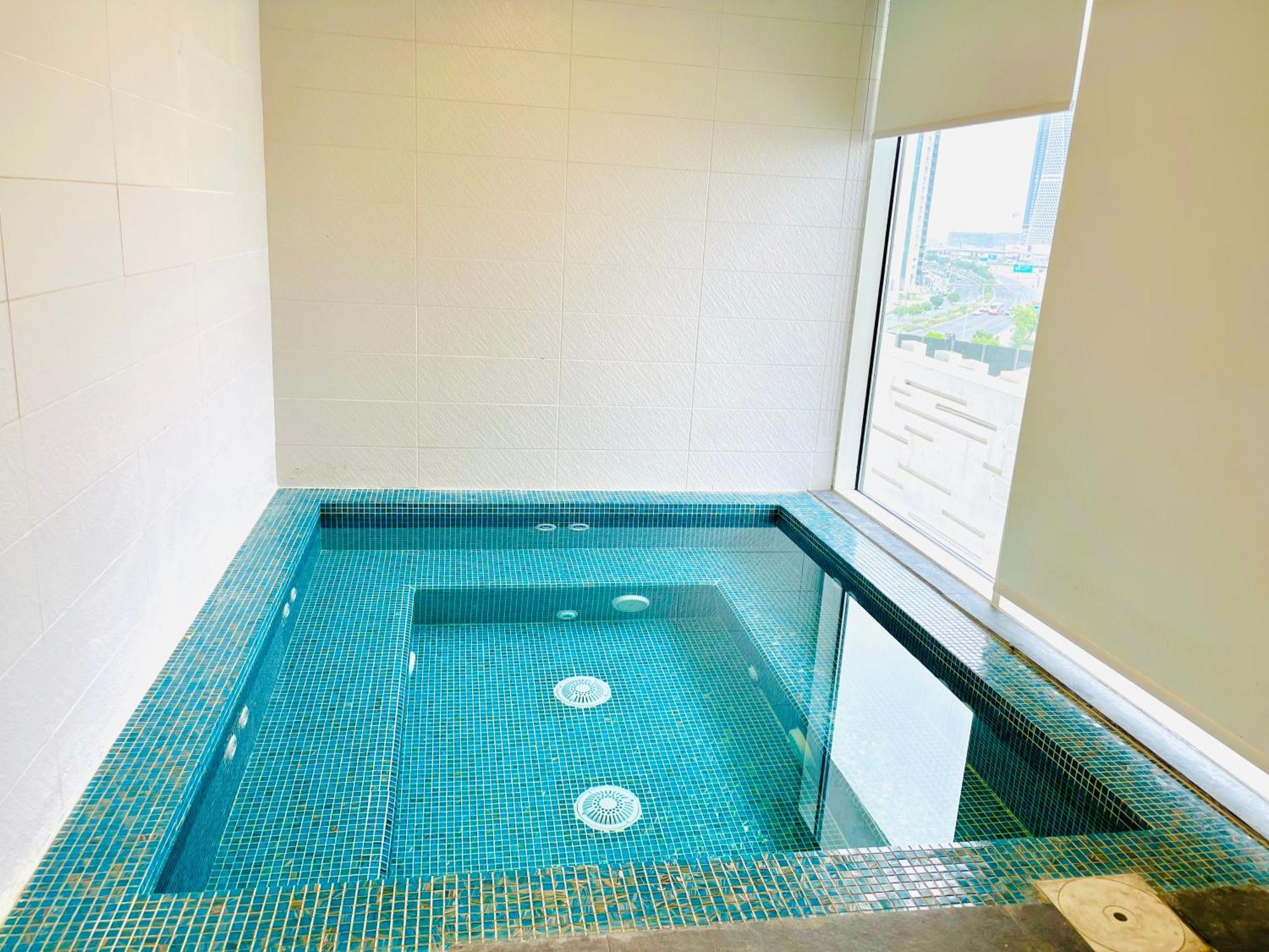 Marvellous Burj Khalifa View Studio, In Downtown Apartment *