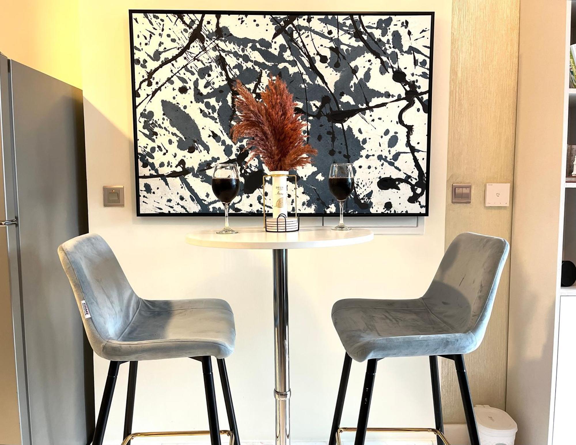 Marvellous Burj Khalifa View Studio, In Downtown Apartment Dubai