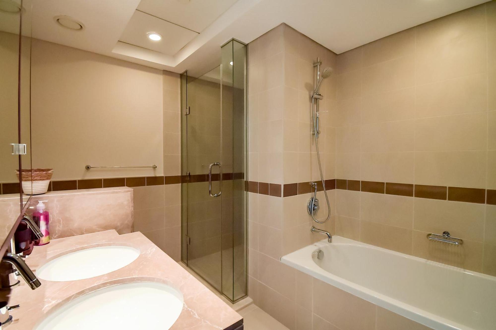 Apartment Luxury Escapes - Modern 3br Stylish, Spacious And Comfortable Dubai