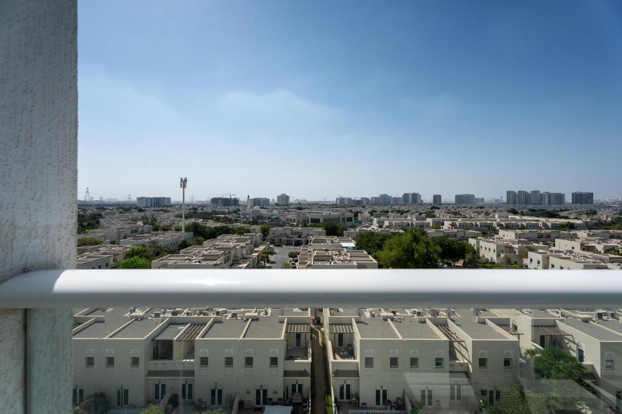 Apartment Vacay Lettings - Pearlz By Danube -studio-al Furjan-near Metro *