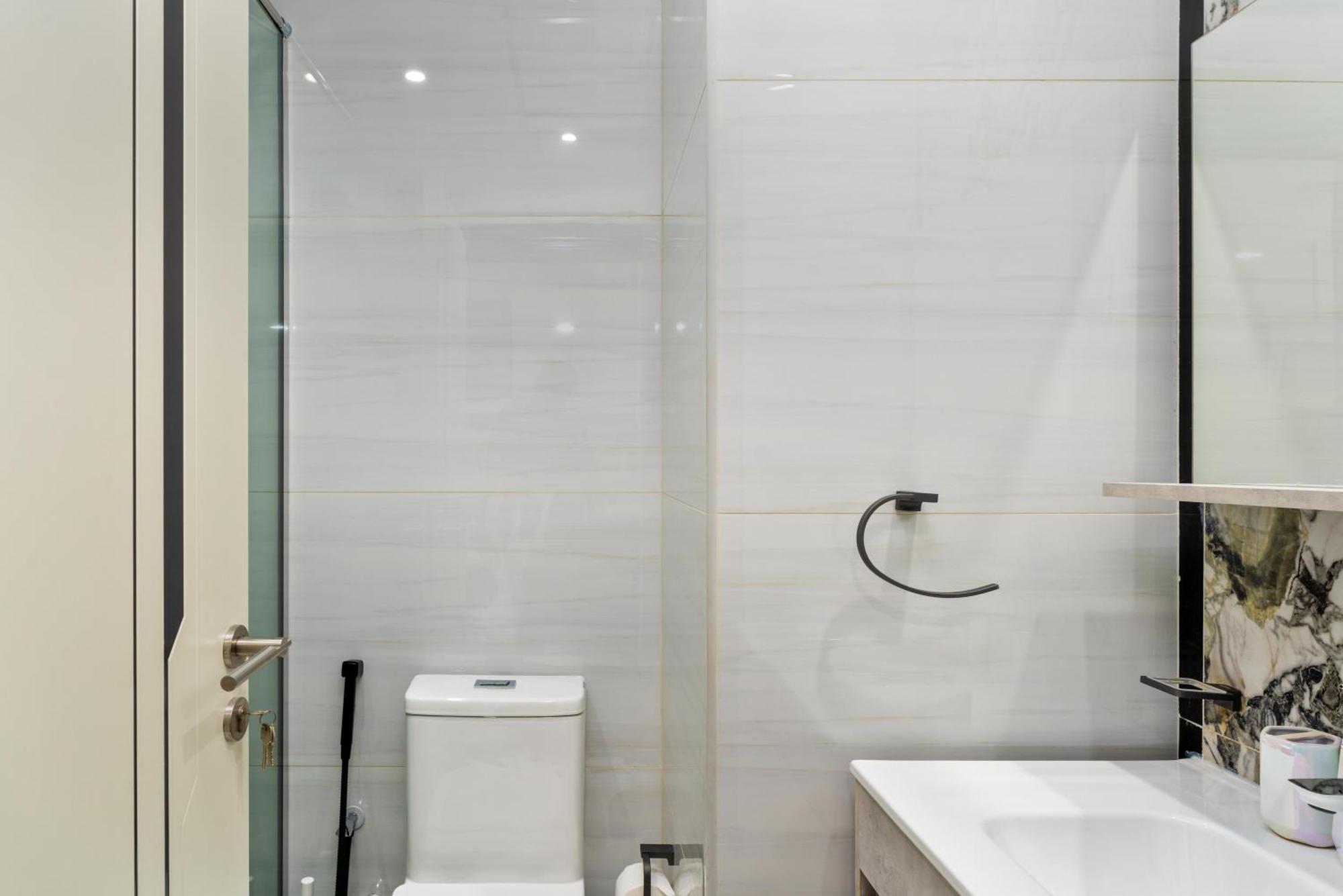 Apartment Vacay Lettings - Pearlz By Danube -studio-al Furjan-near Metro Dubai