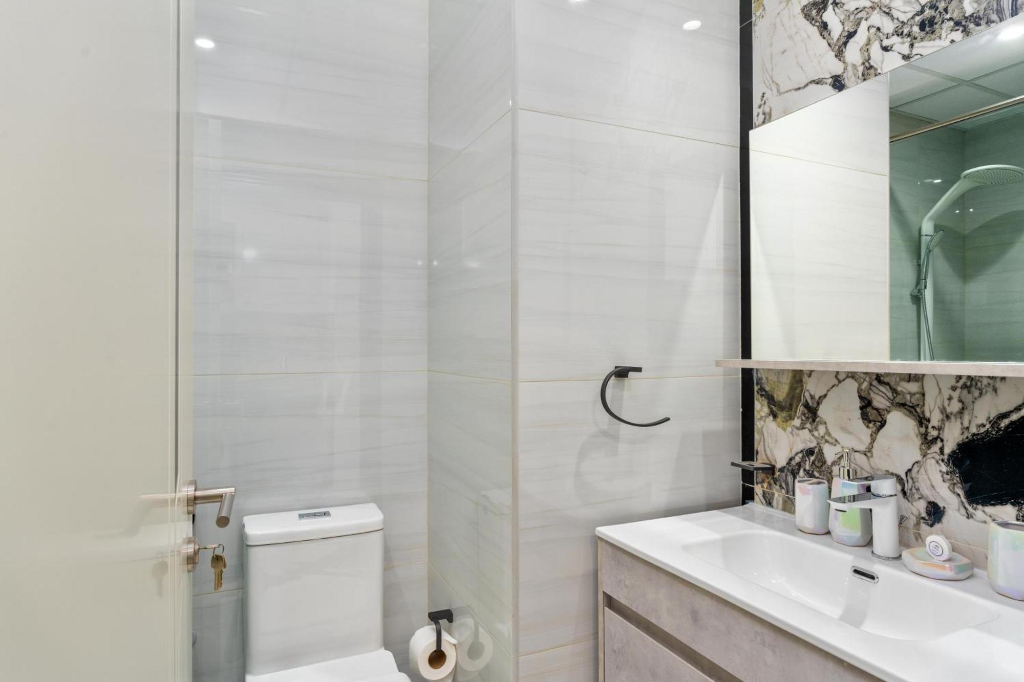 Vacay Lettings - Pearlz By Danube -studio-al Furjan-near Metro *