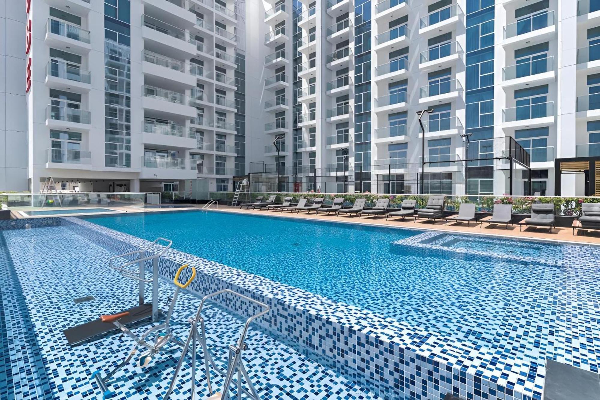 Apartment Vacay Lettings - Pearlz By Danube -studio-al Furjan-near Metro