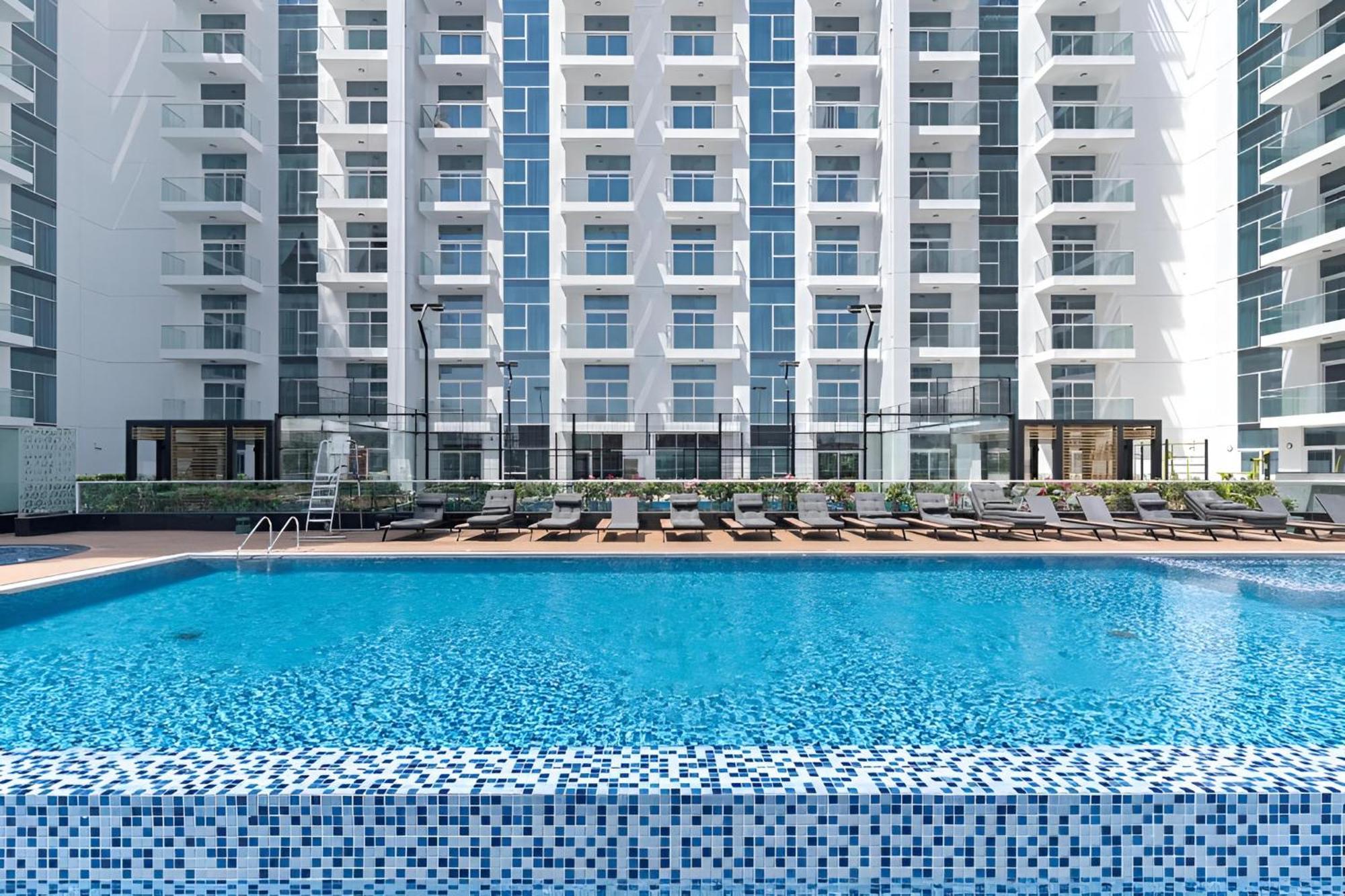 Apartment Vacay Lettings - Pearlz By Danube -studio-al Furjan-near Metro *