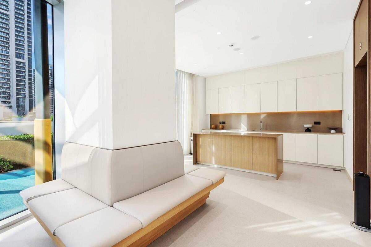 First Class 1br Stylish & Luxurious * Dubai