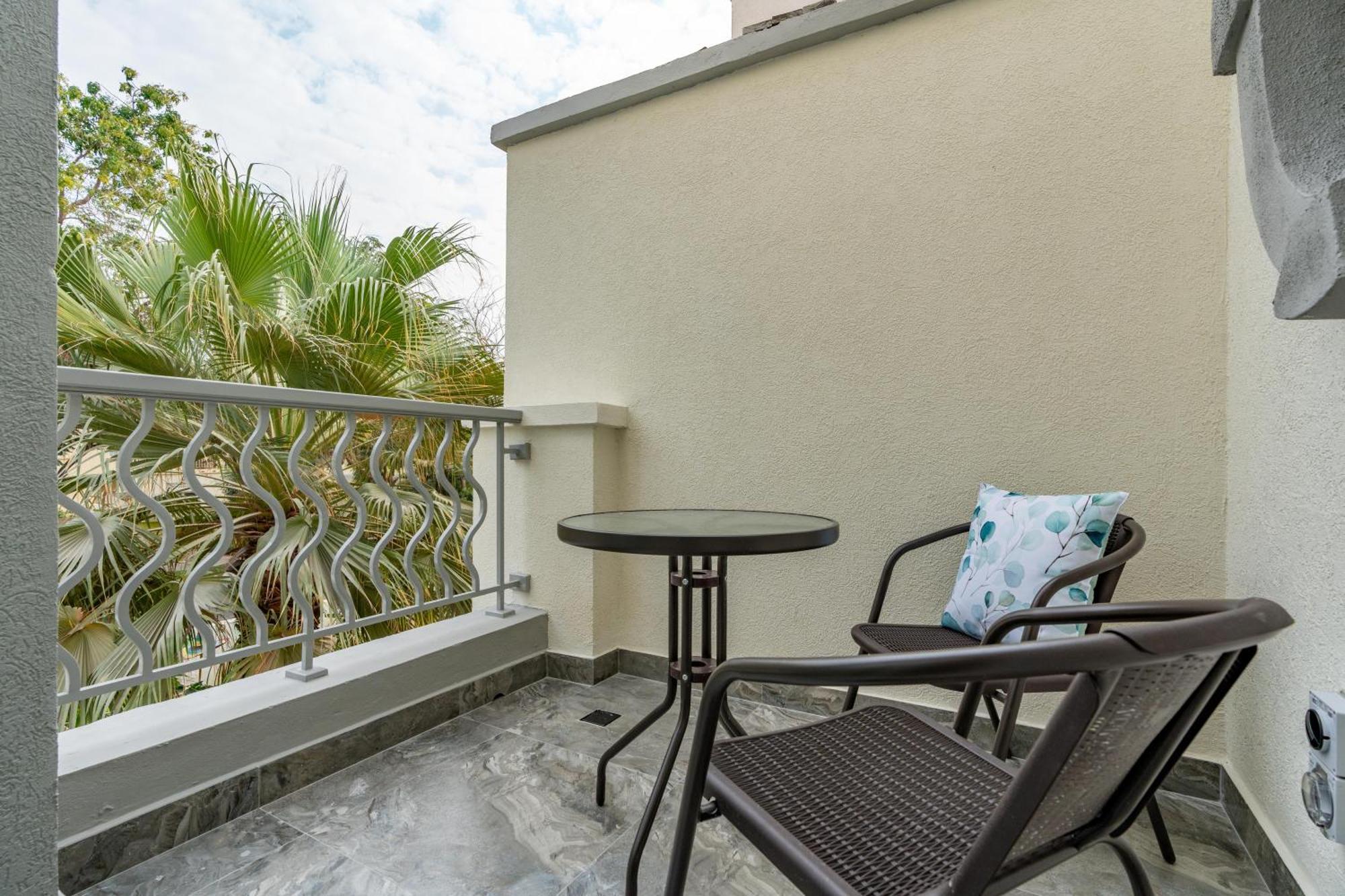 White Sage Brand New 3br With Garden And Two Balconies * Dubai