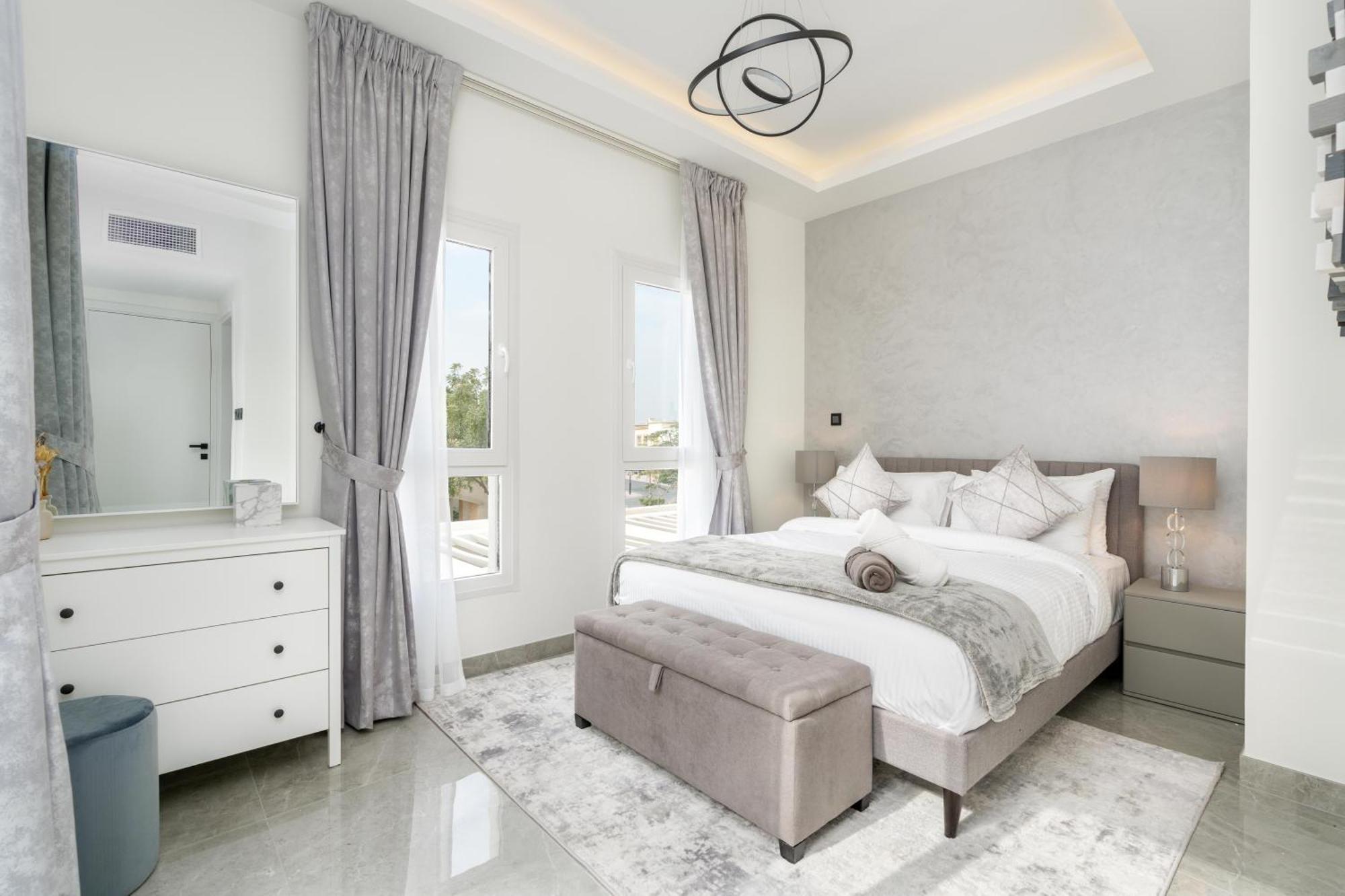 Villa White Sage Brand New 3br With Garden And Two Balconies Dubai