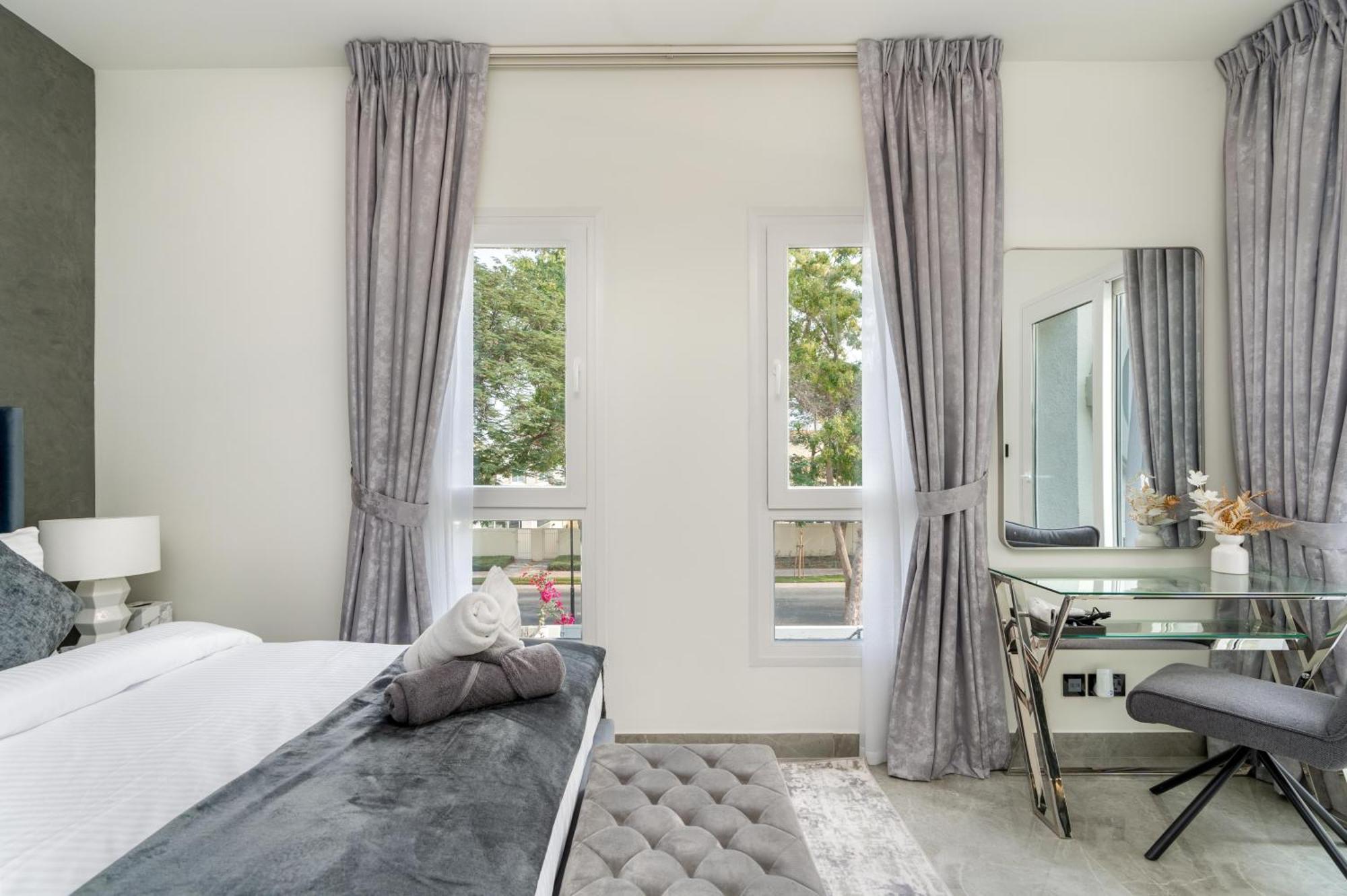Villa White Sage Brand New 3br With Garden And Two Balconies Dubai