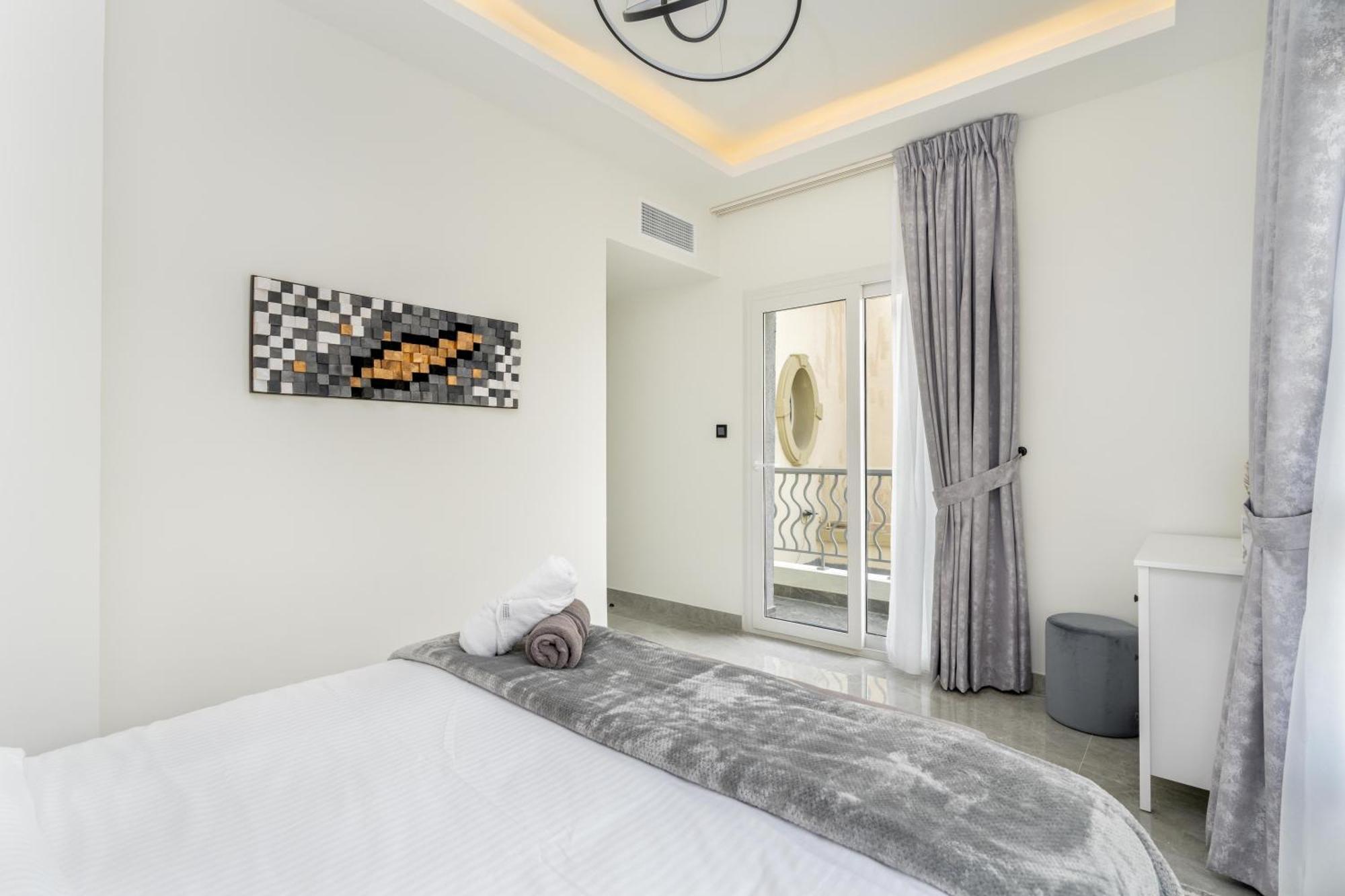 Villa White Sage Brand New 3br With Garden And Two Balconies Dubai