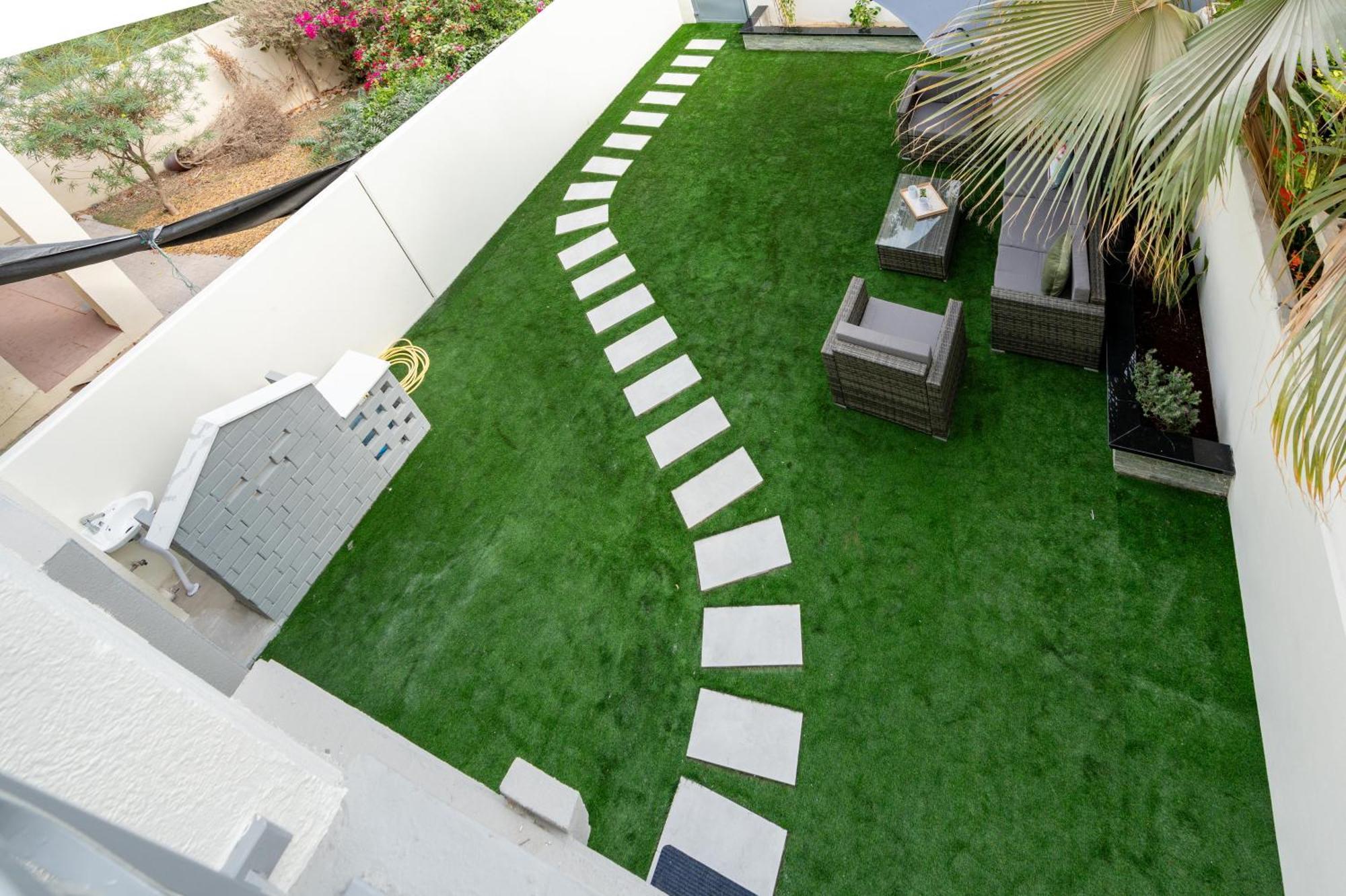 White Sage Brand New 3br With Garden And Two Balconies * Dubai