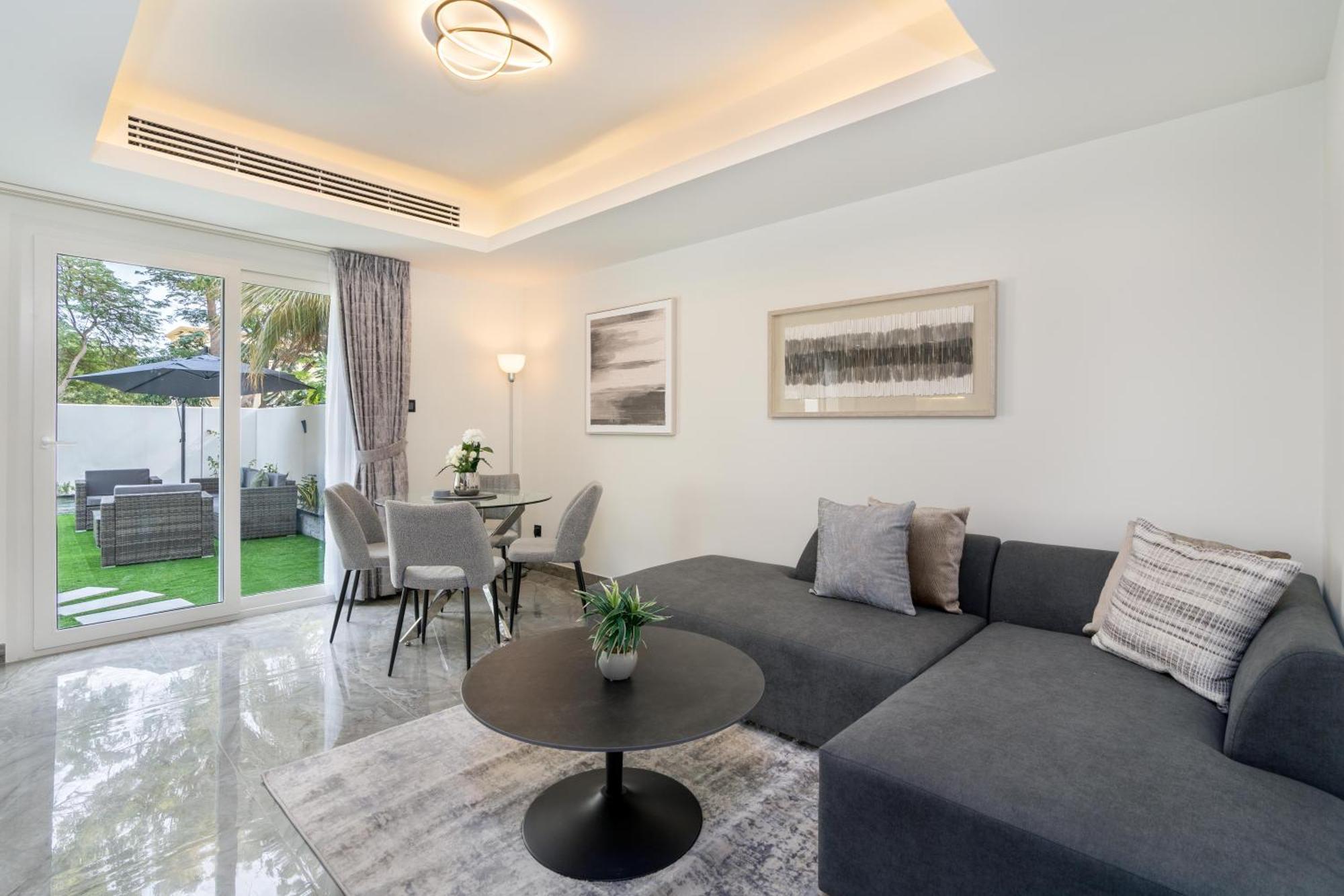 Villa White Sage Brand New 3br With Garden And Two Balconies Dubai