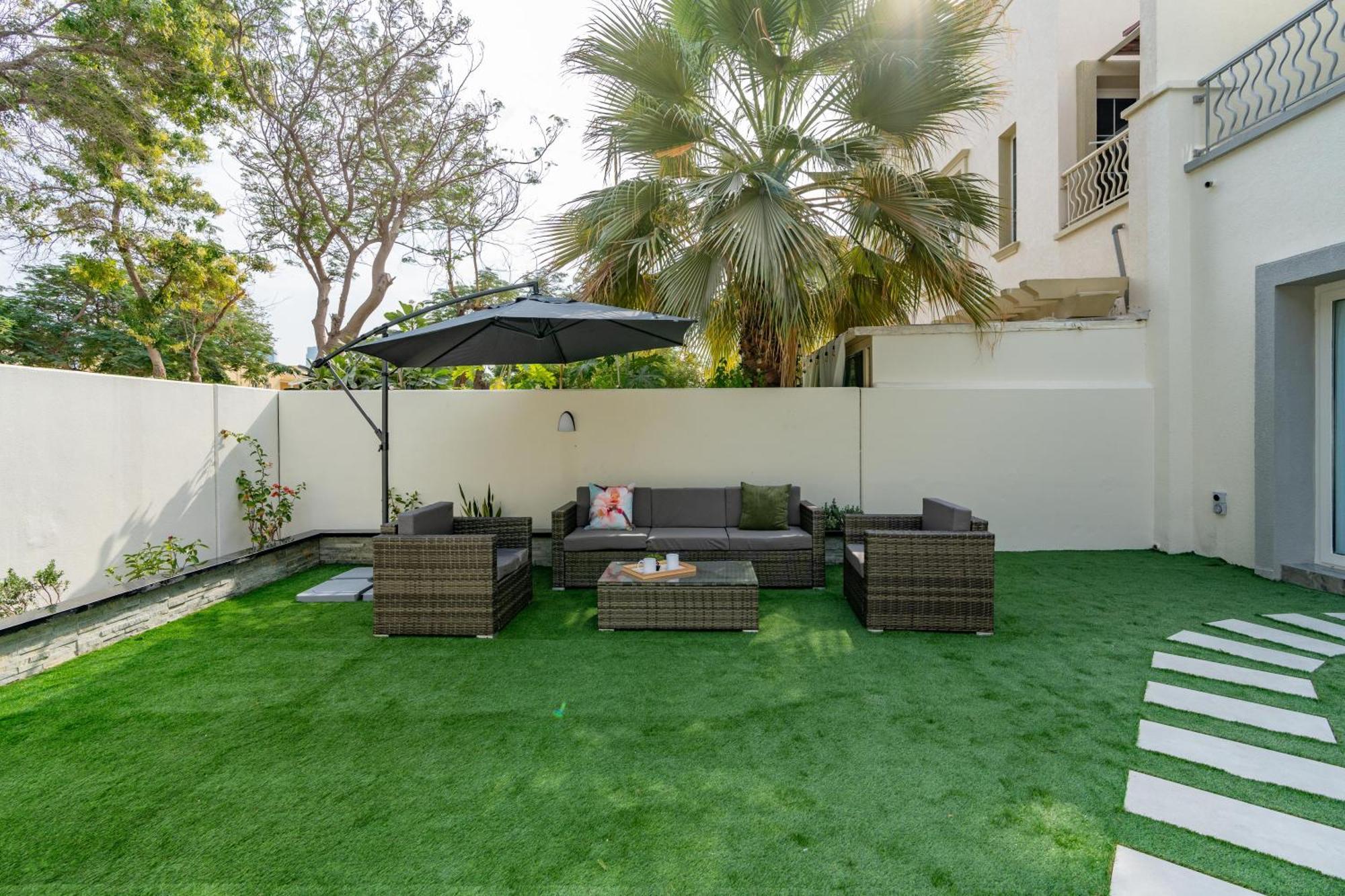 White Sage Brand New 3br With Garden And Two Balconies Dubai