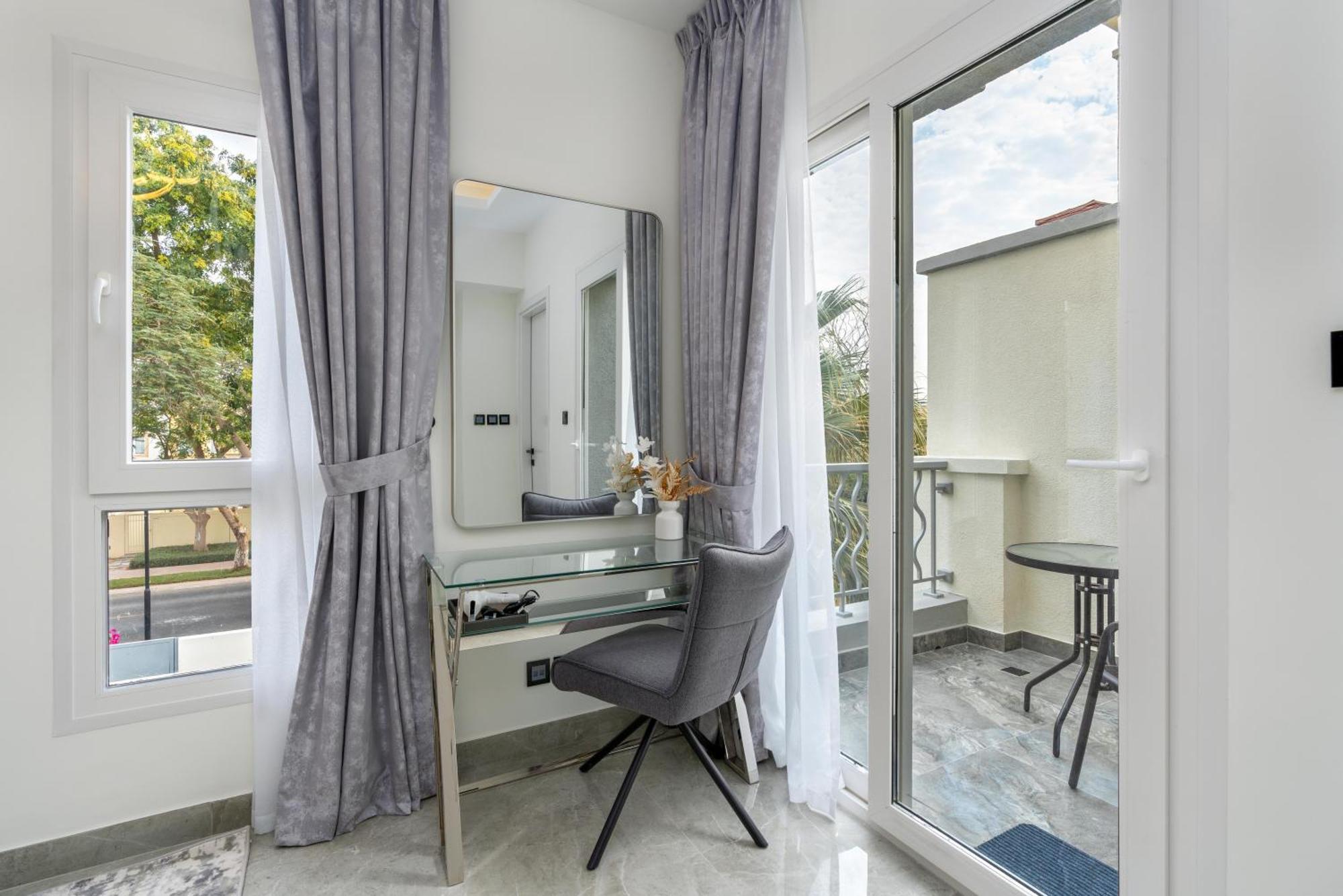White Sage Brand New 3br With Garden And Two Balconies Villa