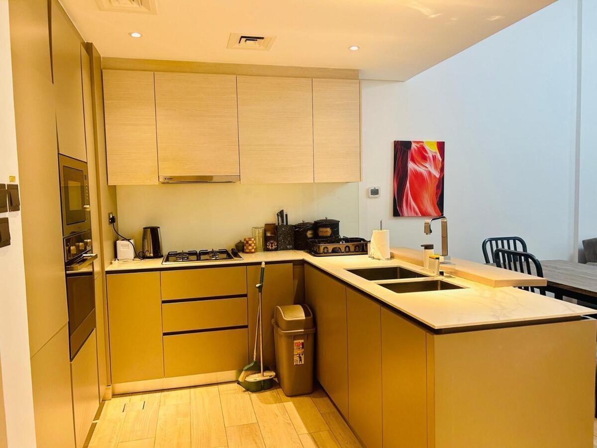Stylish 1 Bedroom In Jvc Close To Mall 29 Mins To Trade Fair Apartment