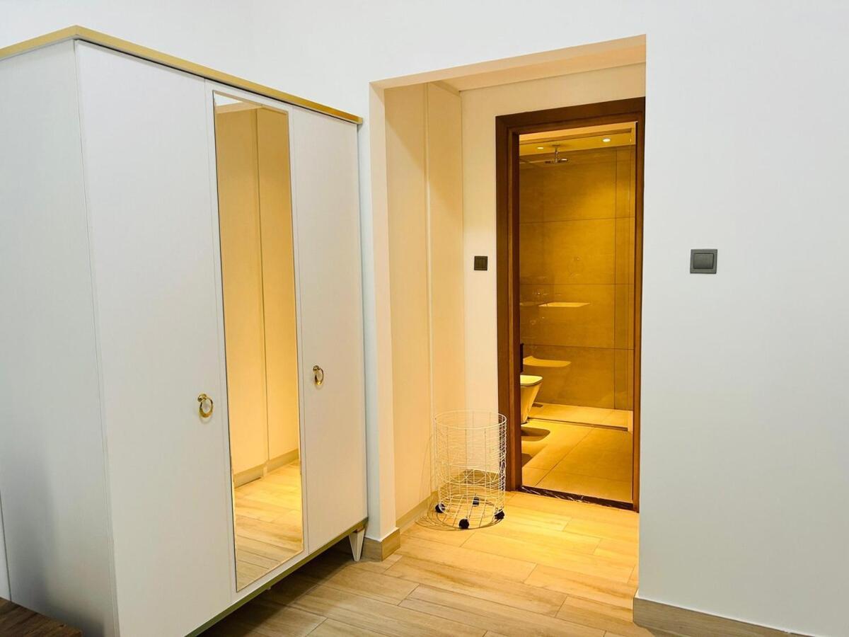 Stylish 1 Bedroom In Jvc Close To Mall 29 Mins To Trade Fair Apartment