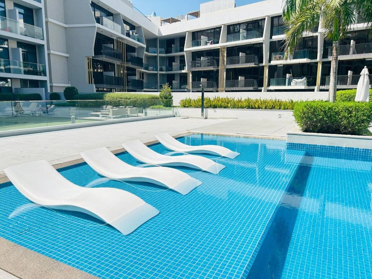 Stylish 1 Bedroom In Jvc Close To Mall 29 Mins To Trade Fair Dubai