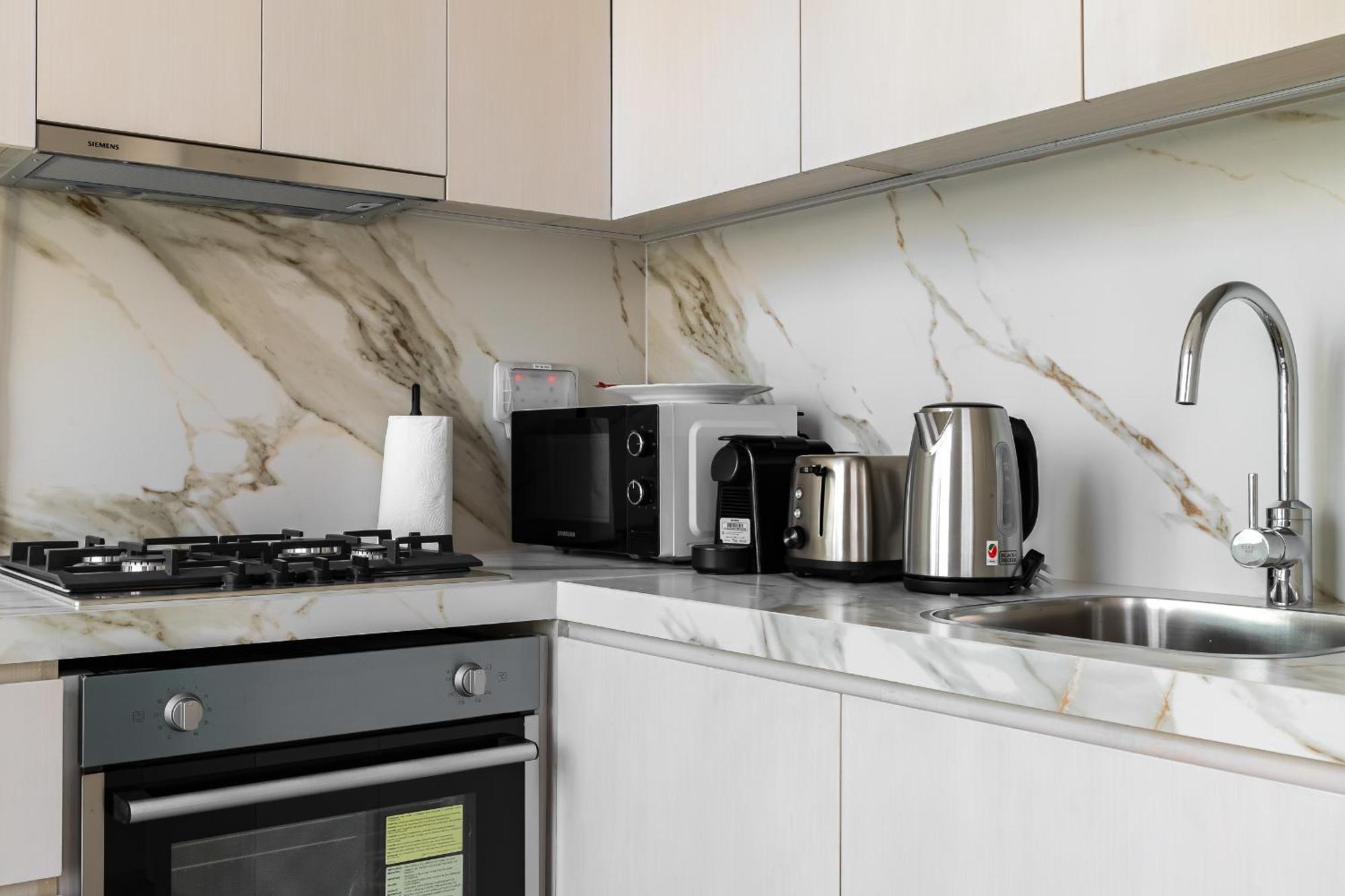 Condor Marina Star, Marina By Simply Comfort Apartment Dubai