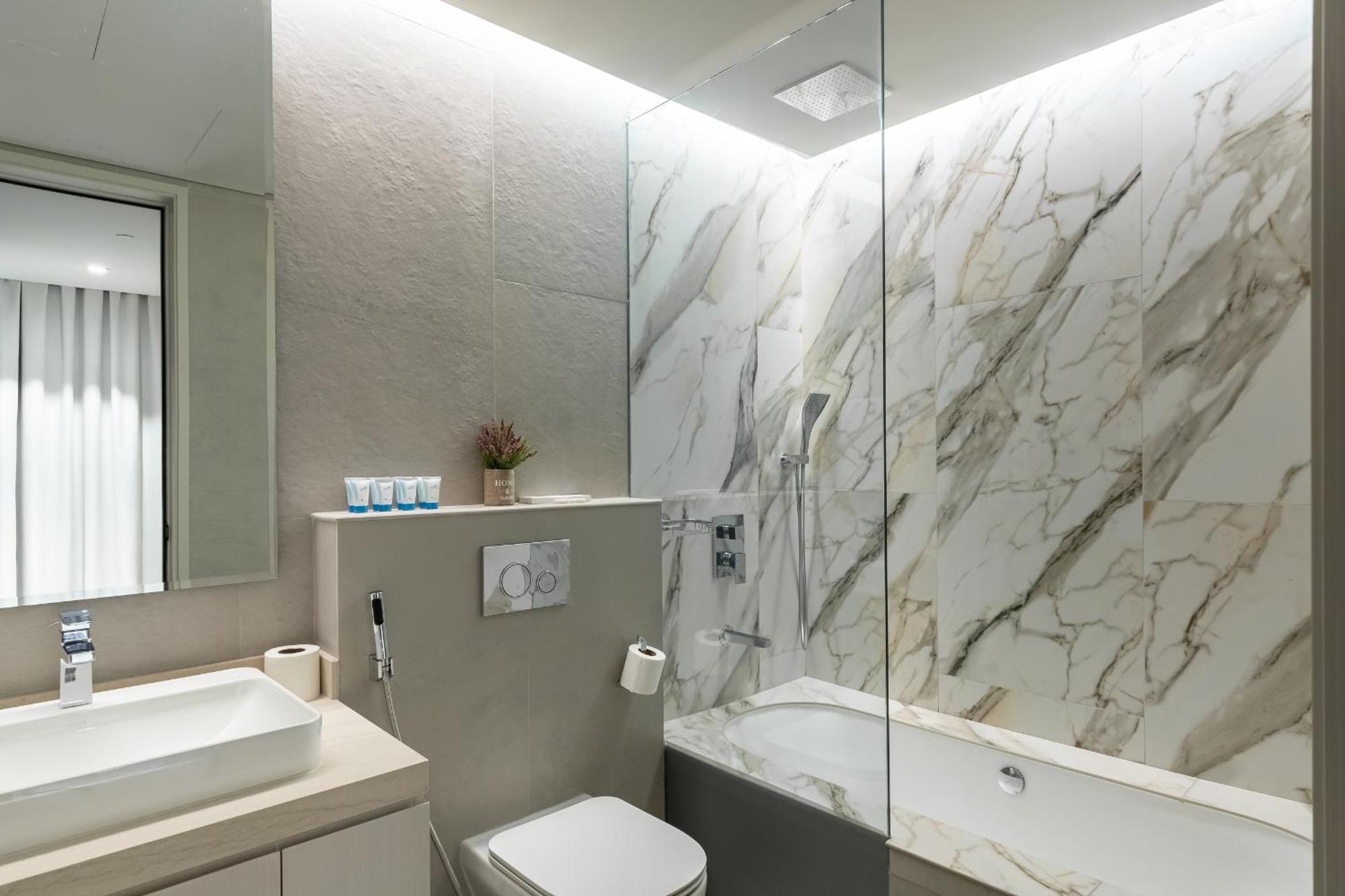Condor Marina Star, Marina By Simply Comfort Apartment Dubai