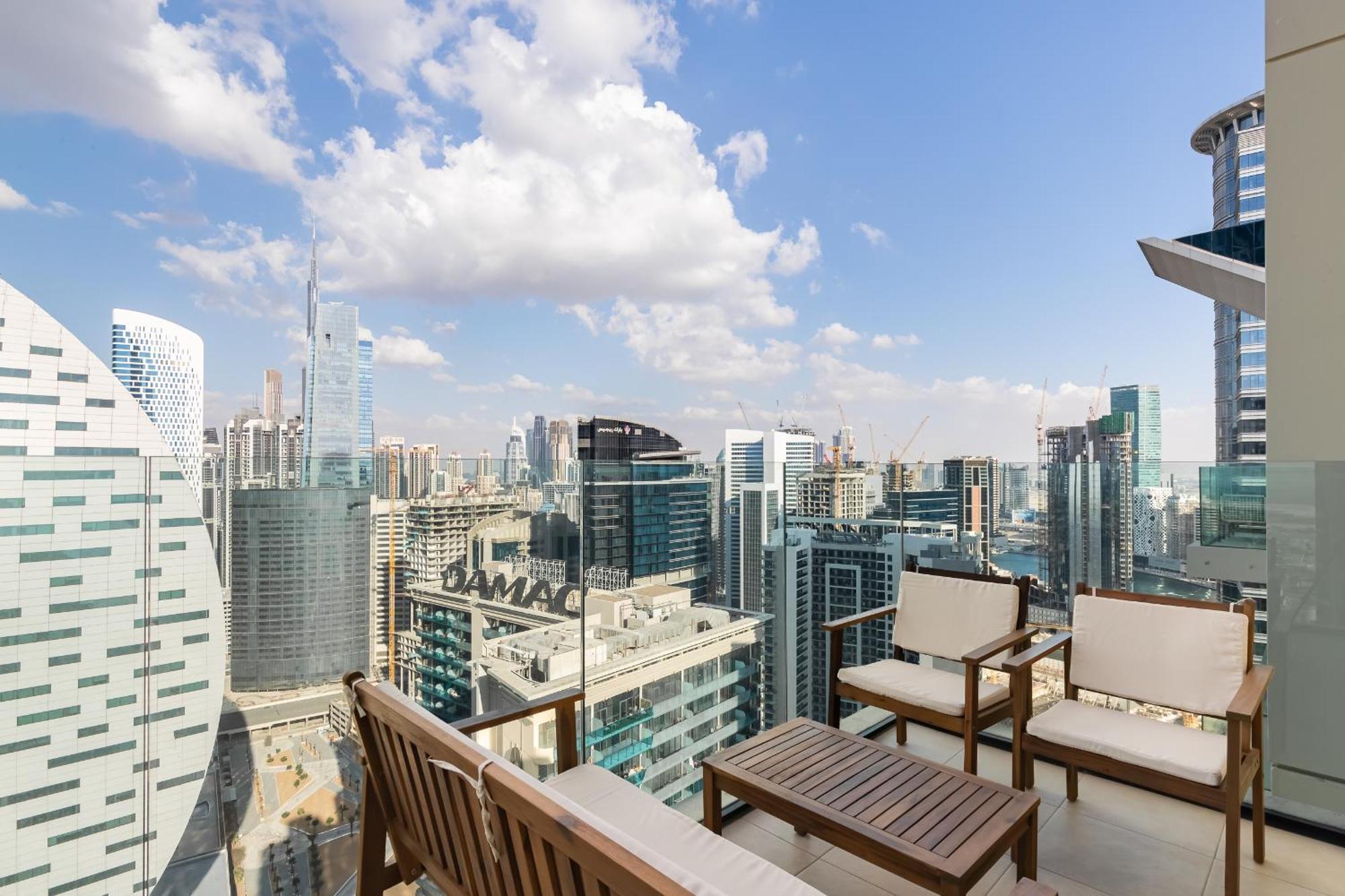 Simply Comfort In Missoni Floor With Sea, Canal And Burj Khalifa Views Apartment Dubai