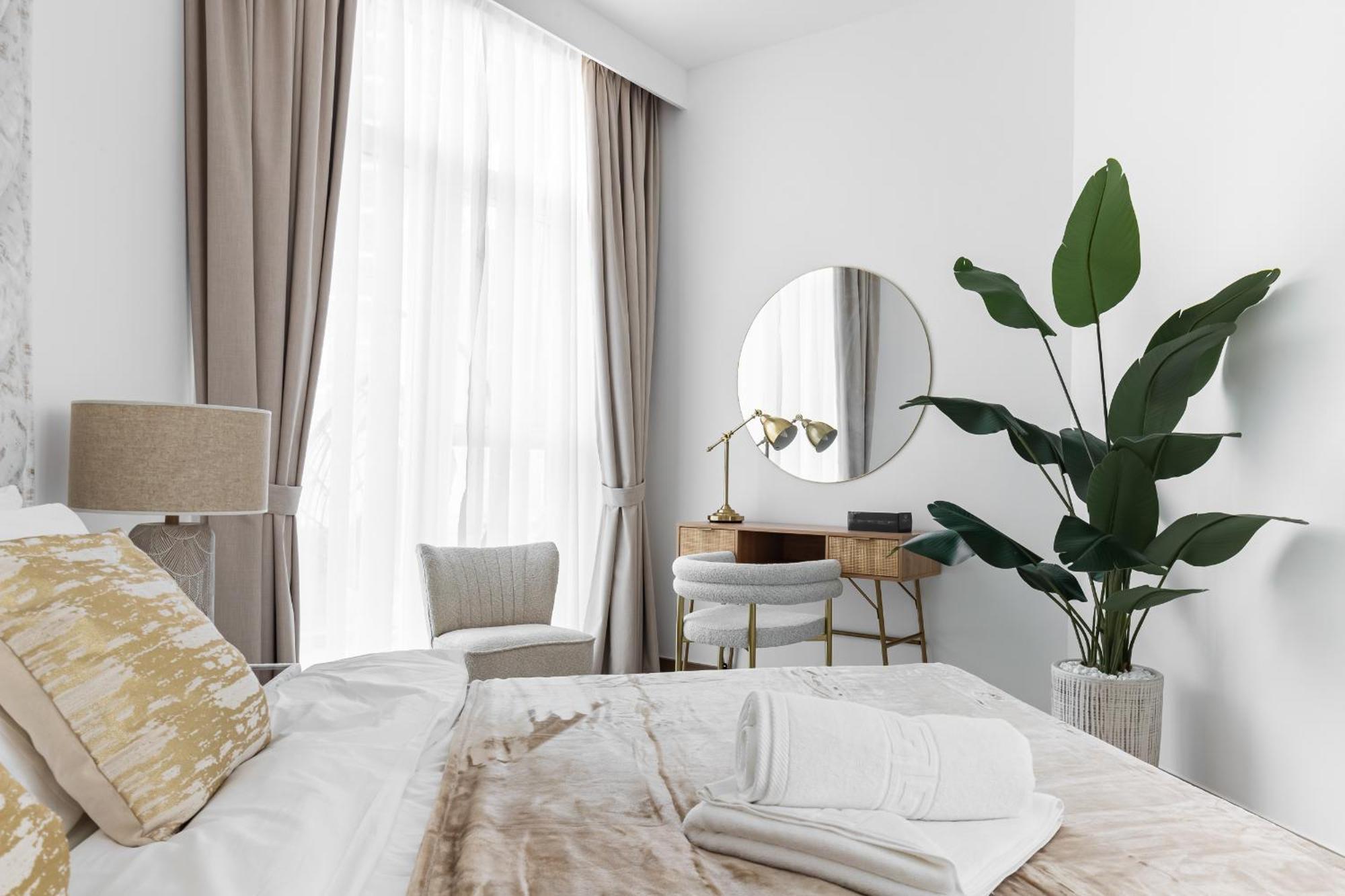Apartment Simply Comfort In Missoni Floor With Sea, Canal And Burj Khalifa Views