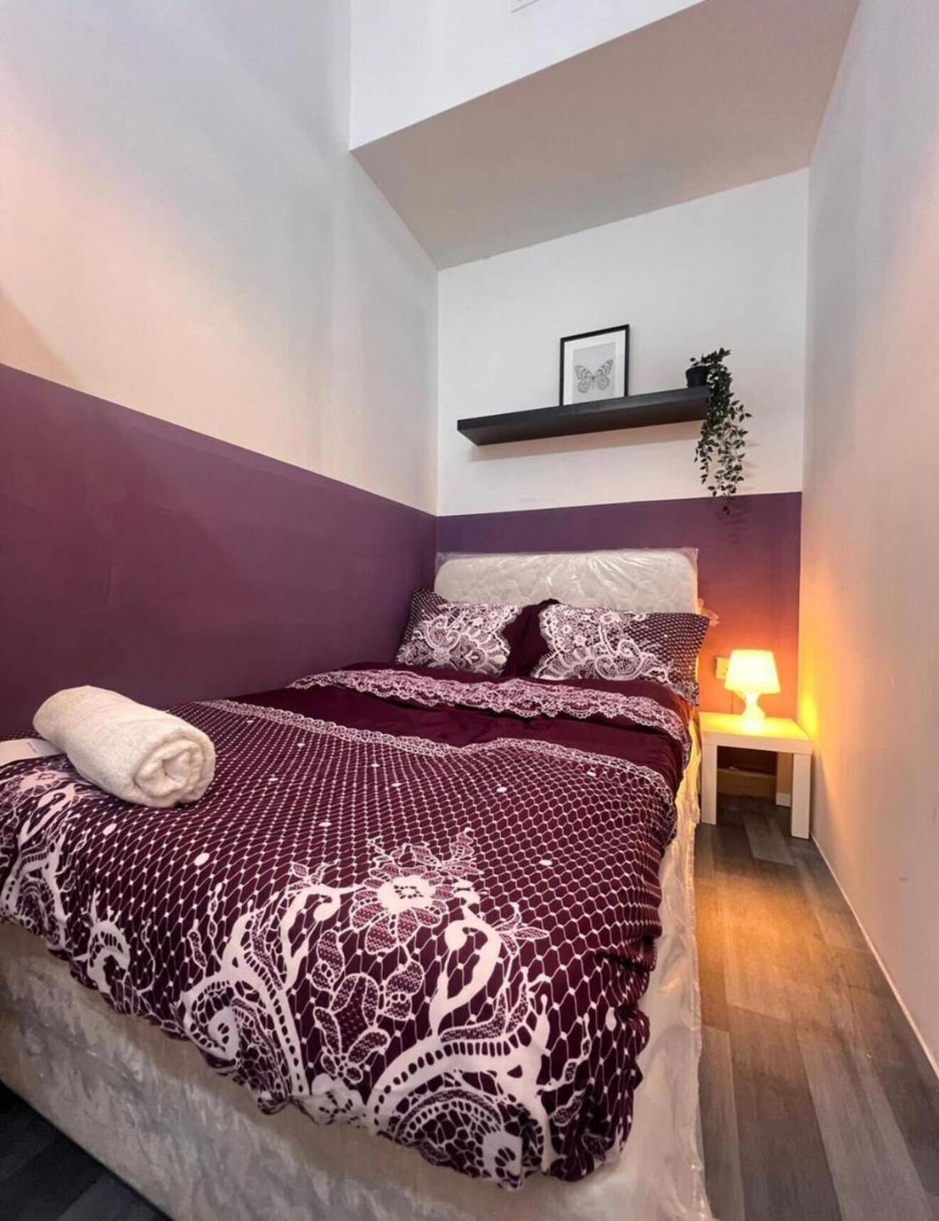 Calm Partition Near Internet Metro Homestay