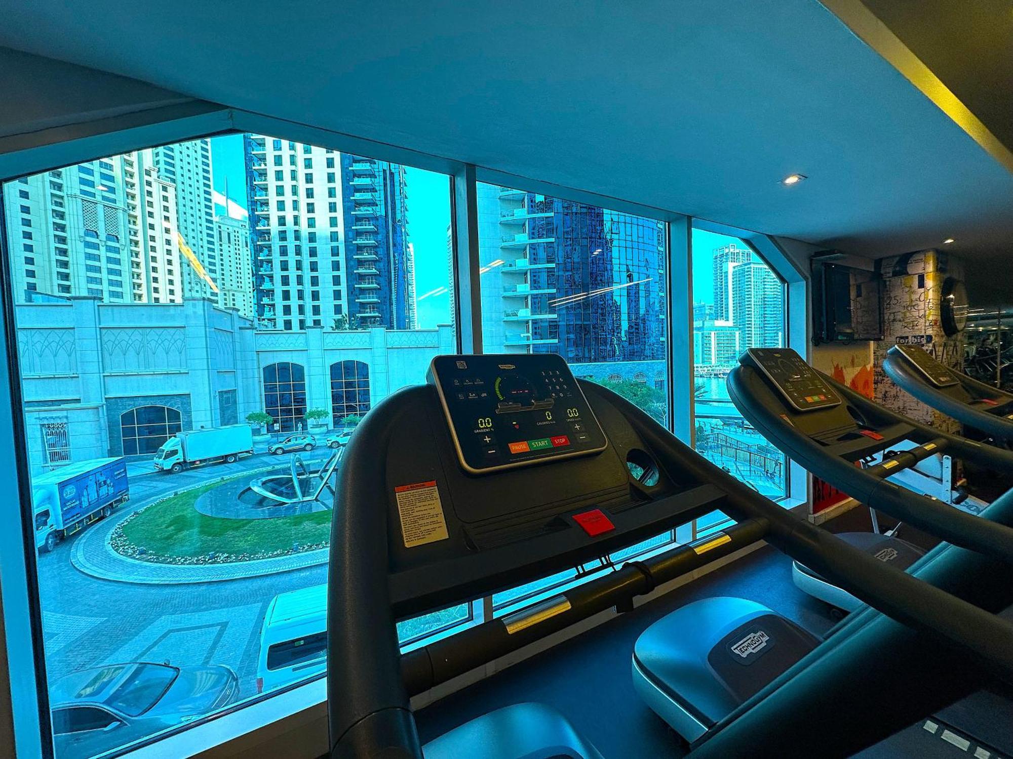 Family Friendly Spacious Location Marina Walk And Jbr Walk Apartment *