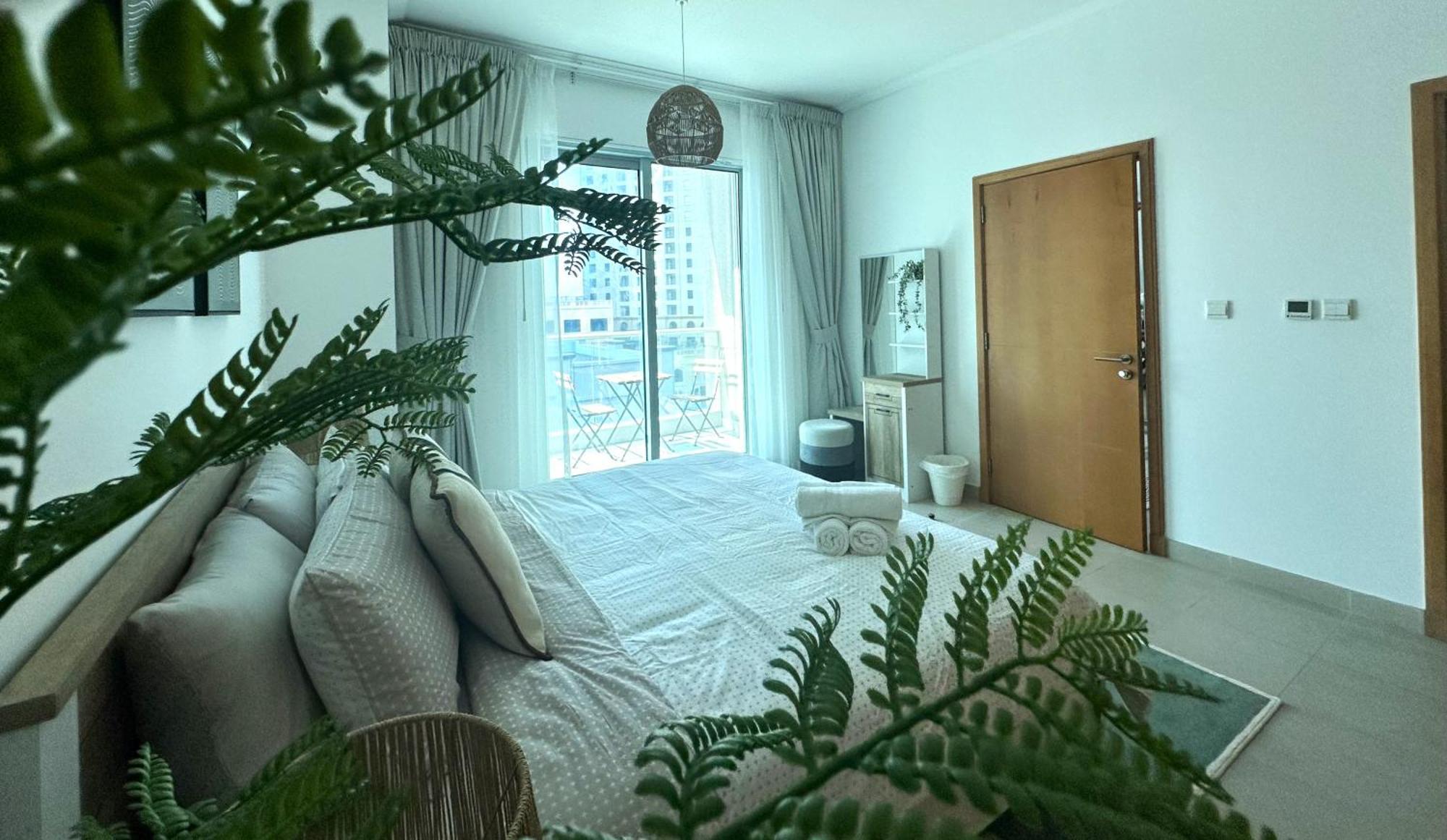 Family Friendly Spacious Location Marina Walk And Jbr Walk Apartment
