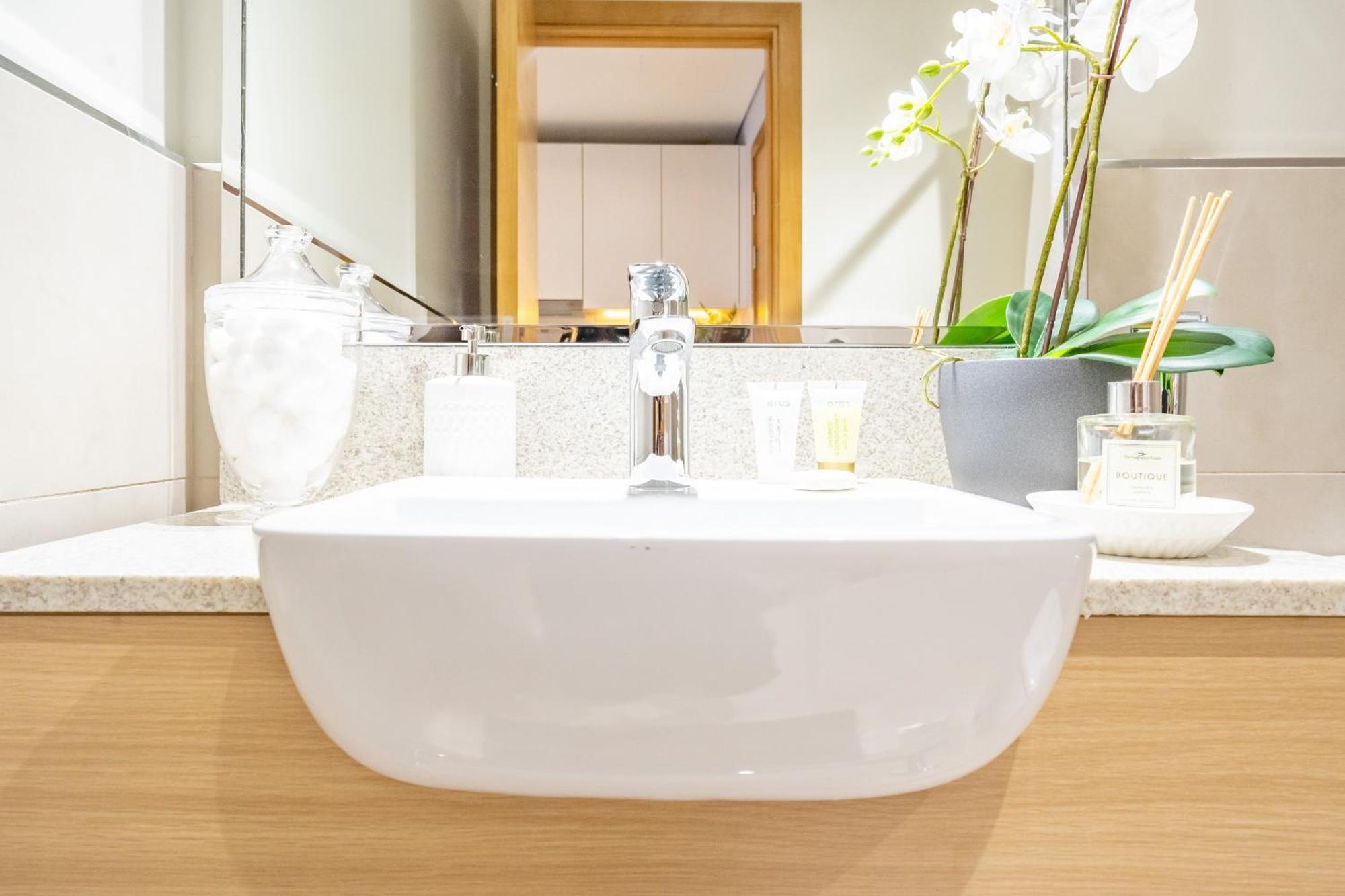 Primestay - Stylish In Azizi Aura, Dubai