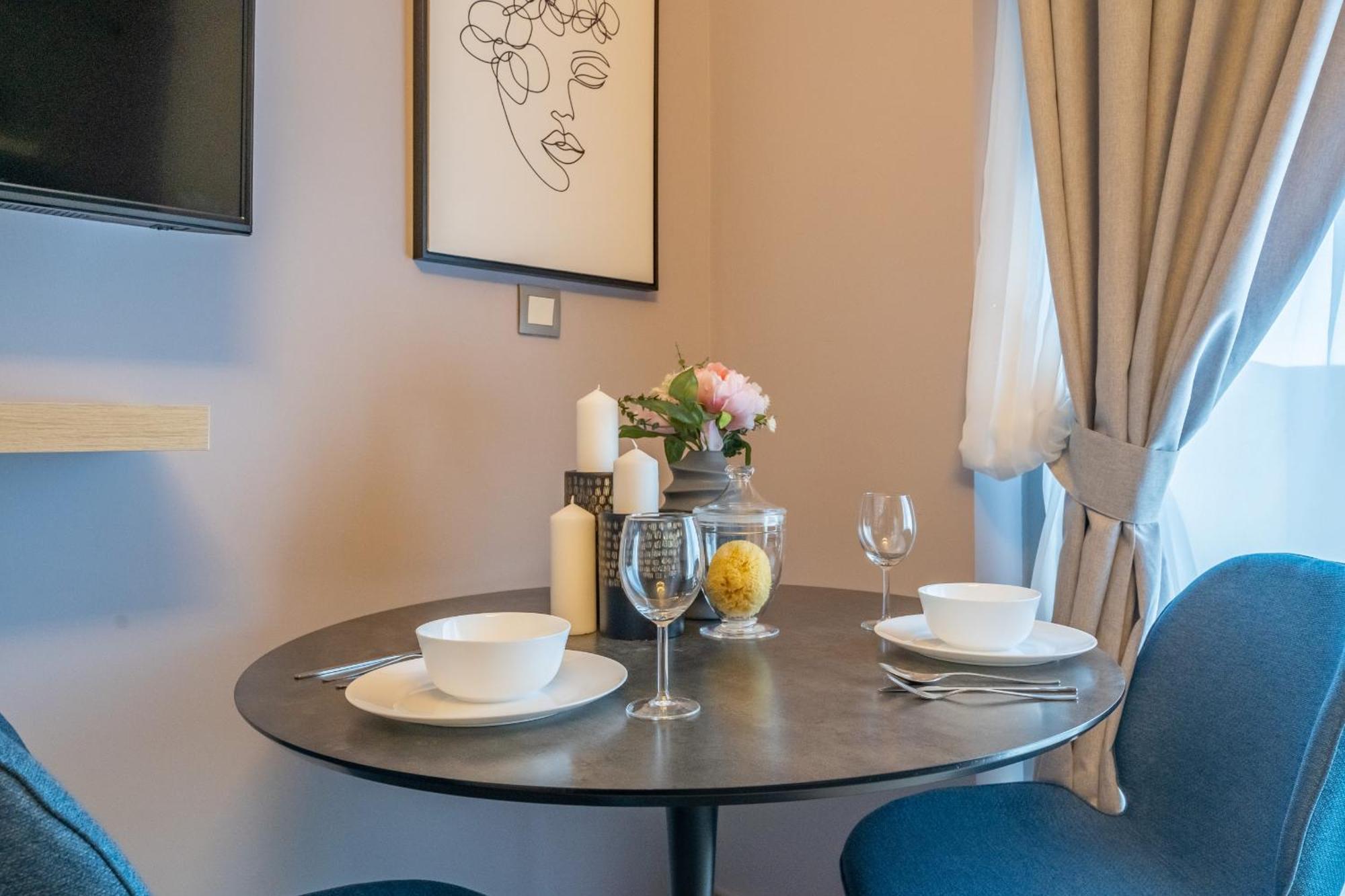 Primestay - Stylish In Azizi Aura, Apartment