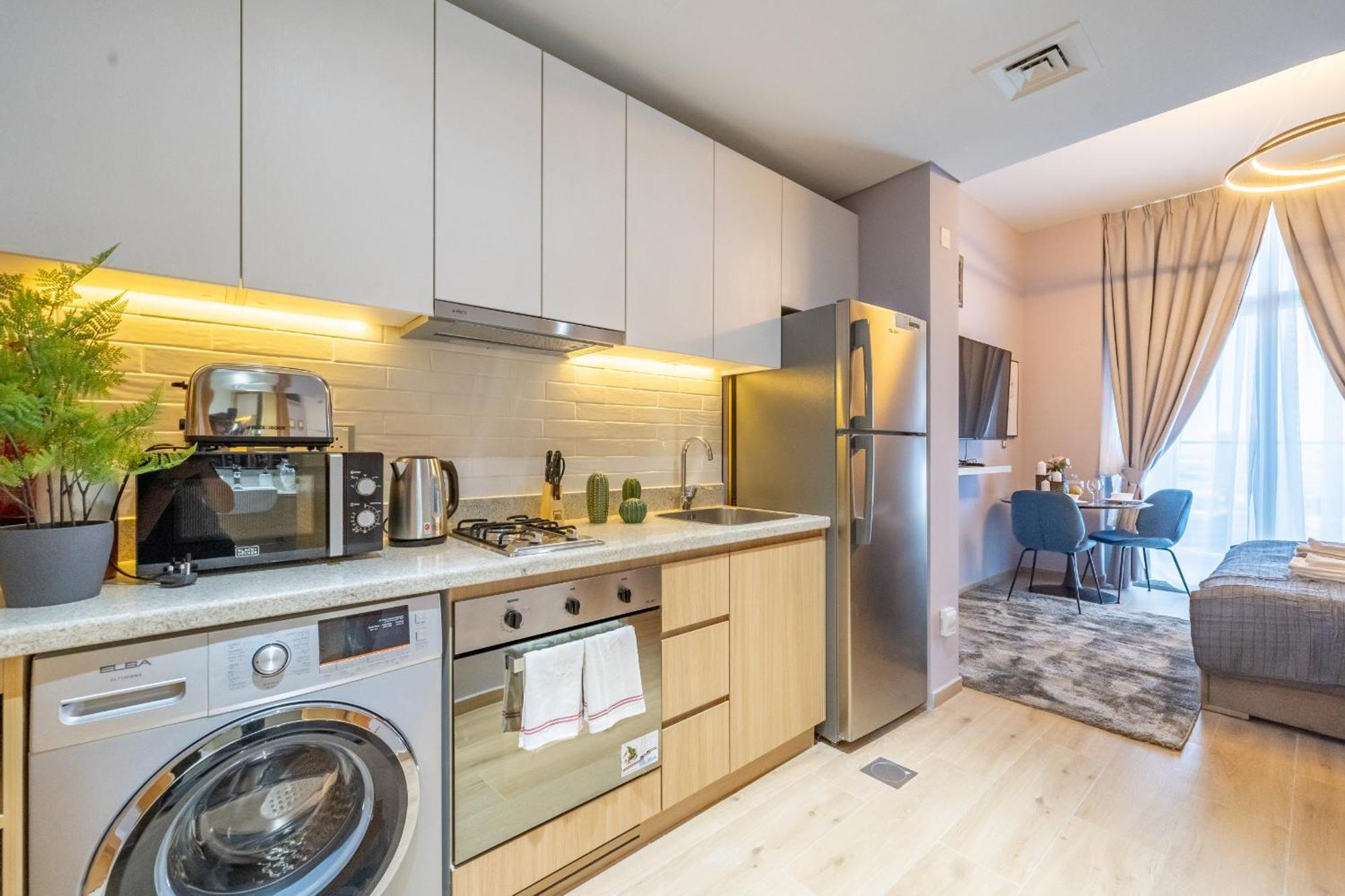 Apartment Primestay - Stylish In Azizi Aura,
