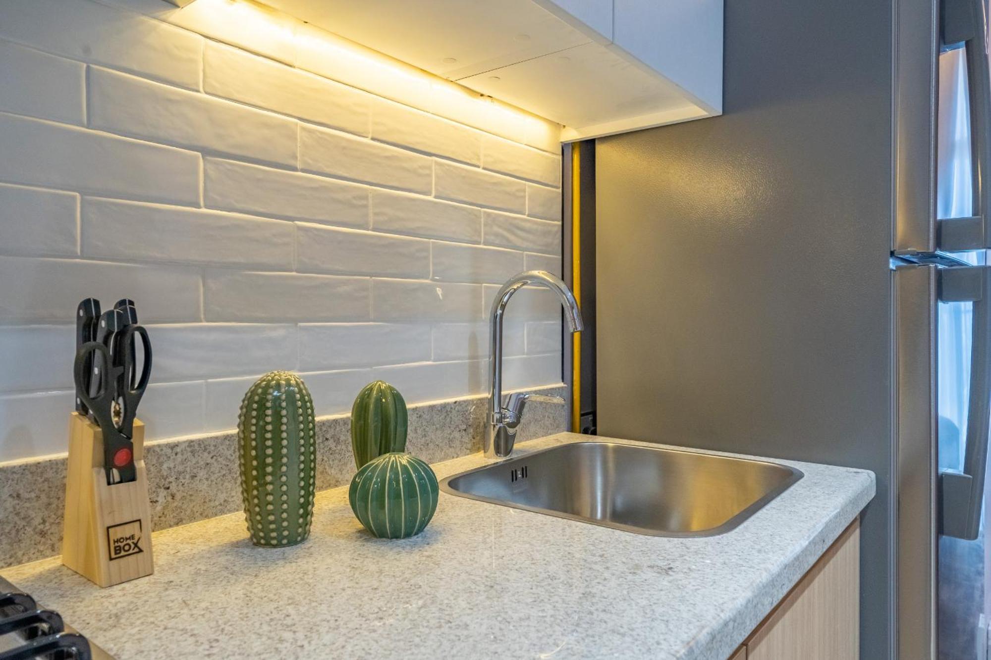 Apartment Primestay - Stylish In Azizi Aura,