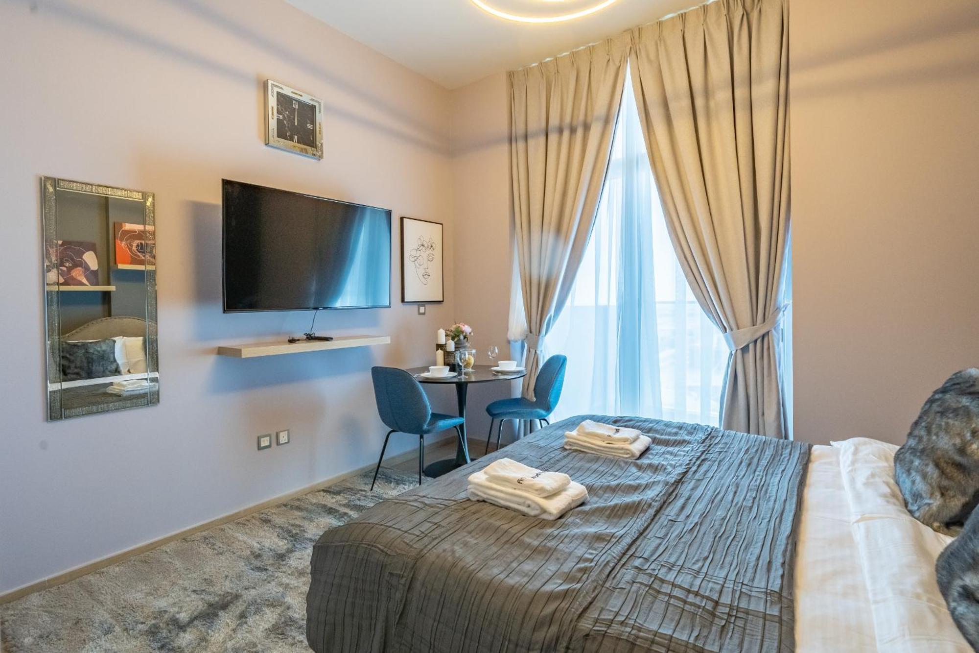Apartment Primestay - Stylish In Azizi Aura,