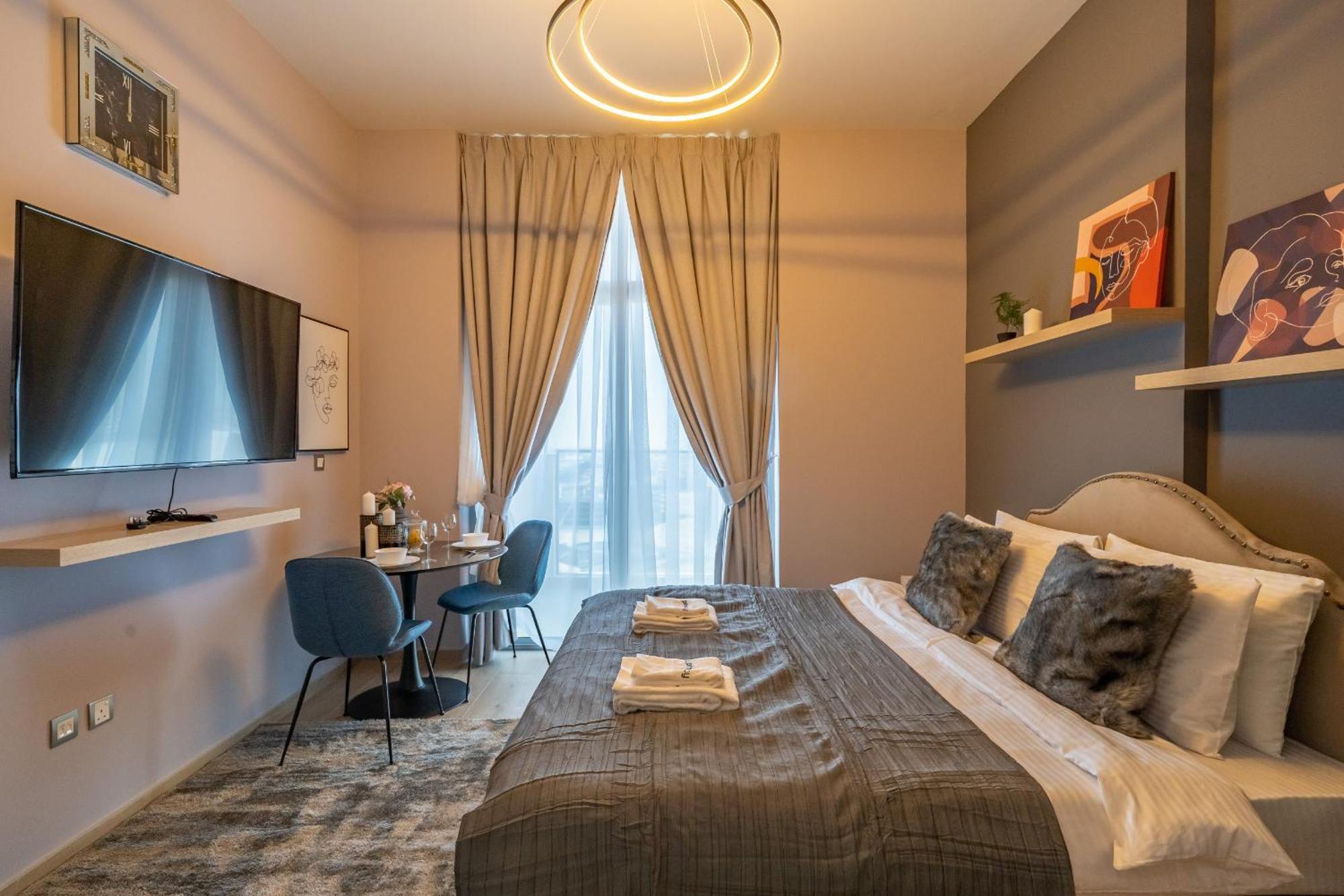 Primestay - Stylish In Azizi Aura, Apartment