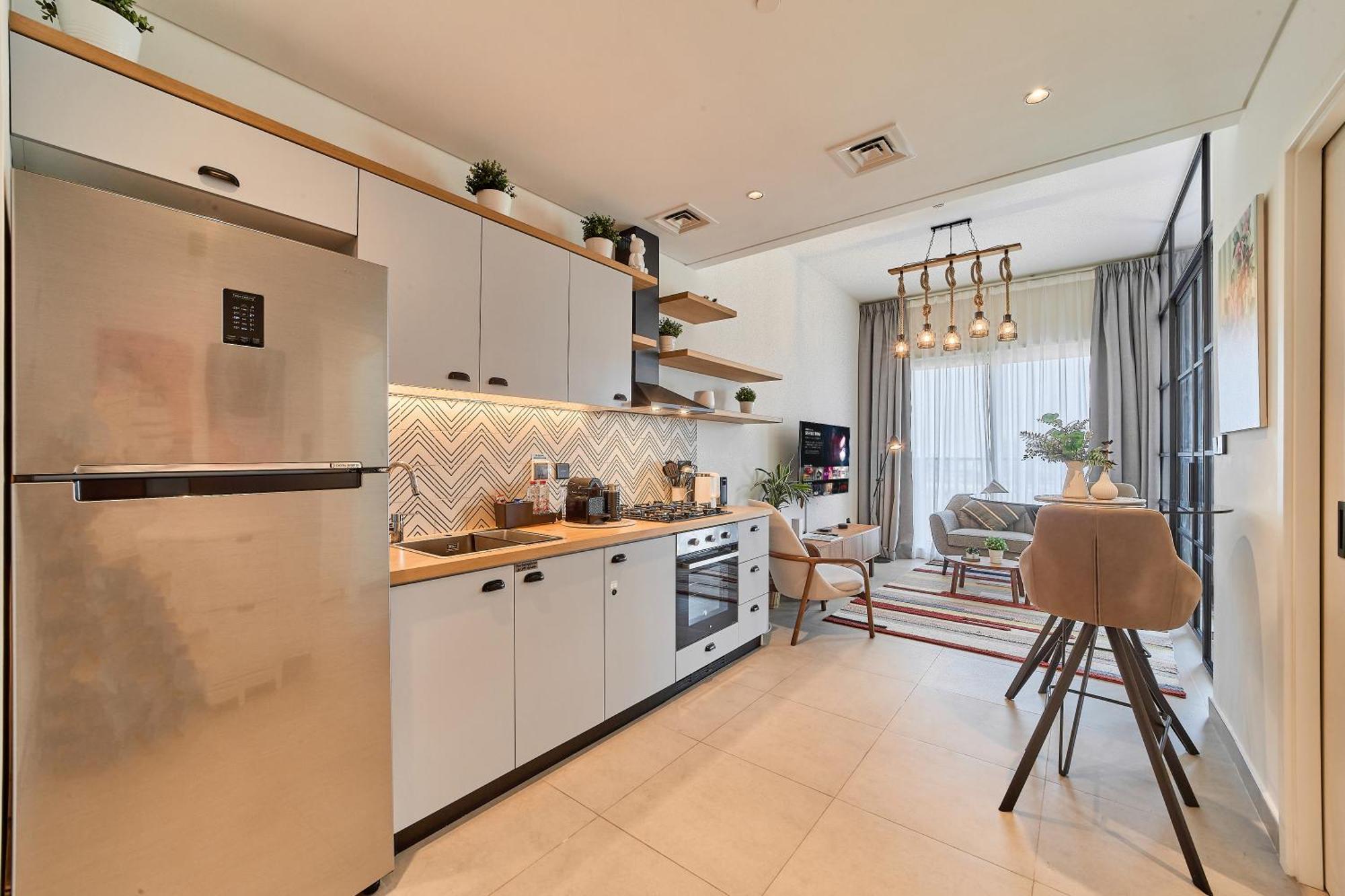 Elegant & Bright 1br Getaway Near Hills Park * Dubai