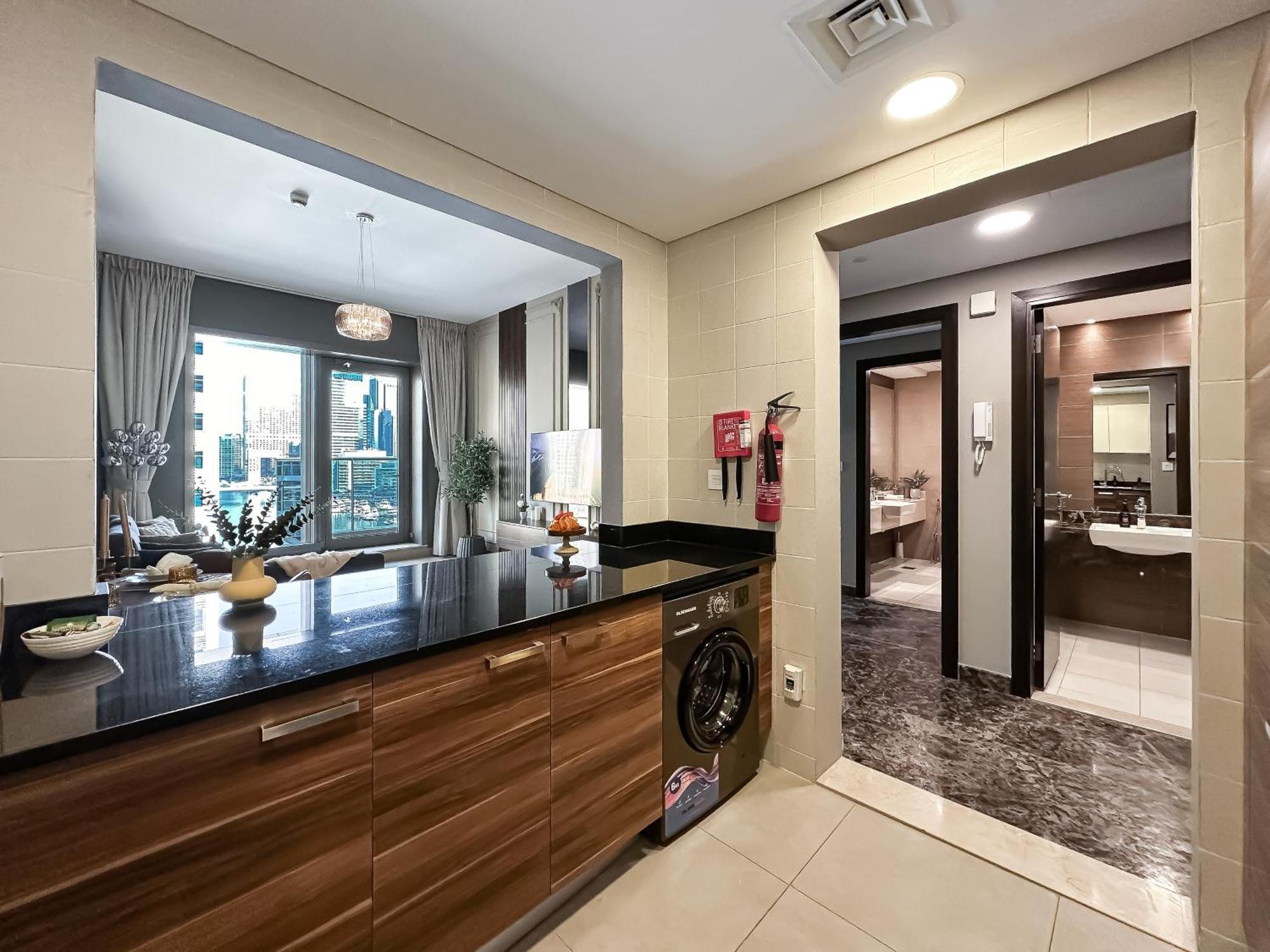 Apartment Refined Living - 1bdr Escape W Marina Views