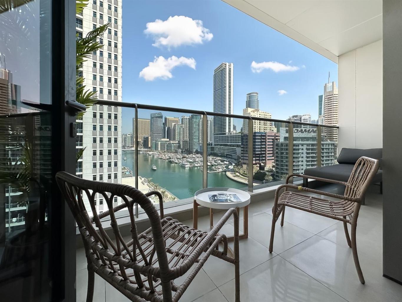 Refined Living - 1bdr Escape W Marina Views Dubai
