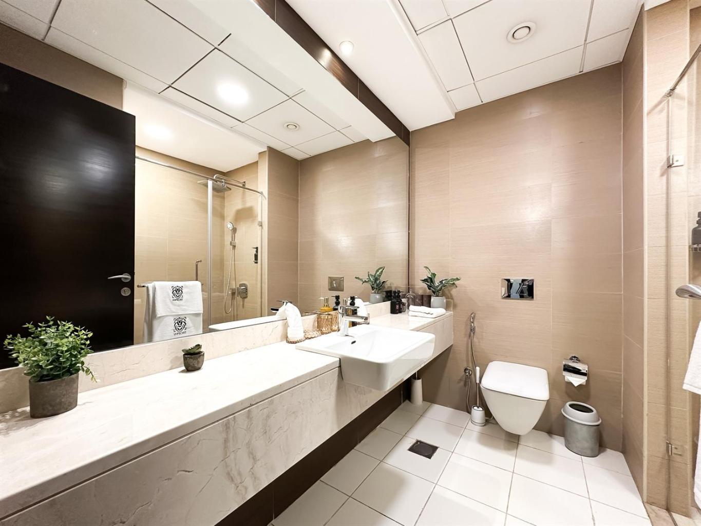 Refined Living - 1bdr Escape W Marina Views * Dubai