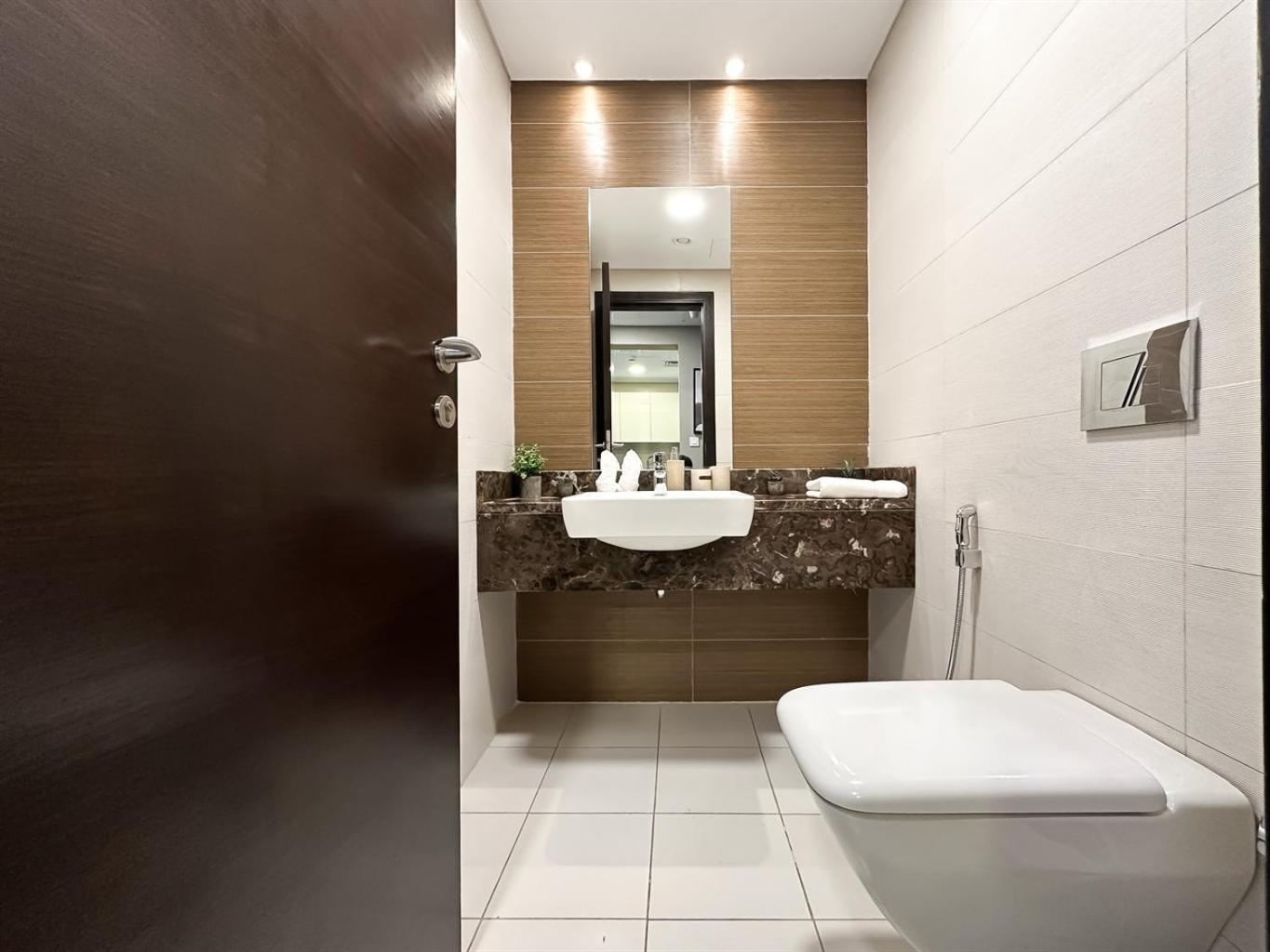 Refined Living - 1bdr Escape W Marina Views Dubai